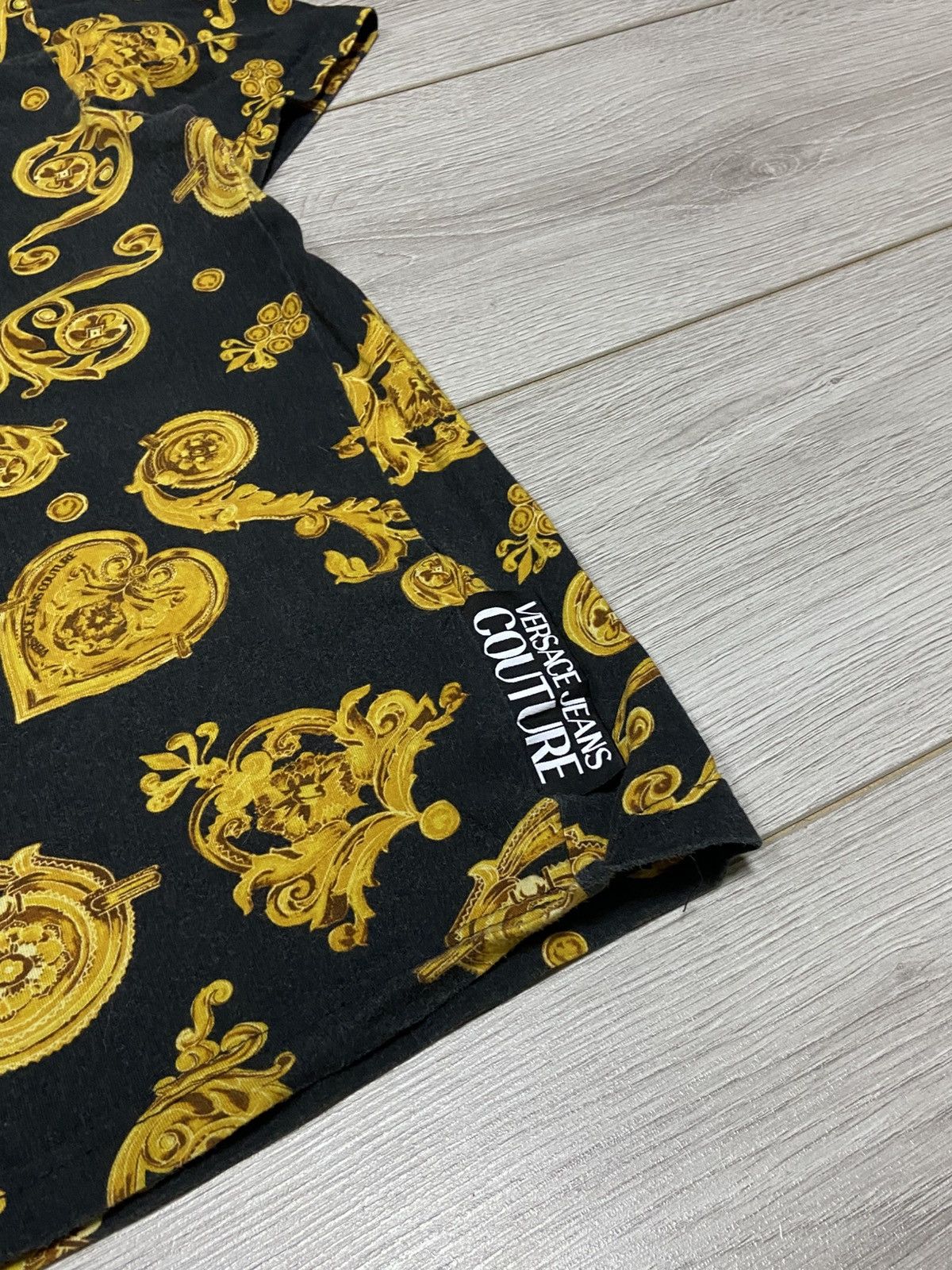 Versace Jeans Couture Versace monogram gold patterns over print t-shirt Size US L / EU 52-54 / 3 - 4 Thumbnail