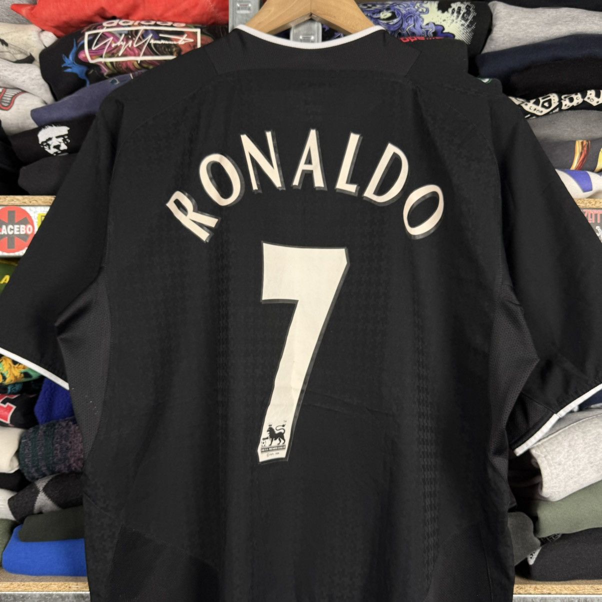 Nike MANCHESTER UNITED 2003/05 RONALDO AWAY SHIRT SOCCER JERSEY Size US L / EU 52-54 / 3 - 3 Thumbnail
