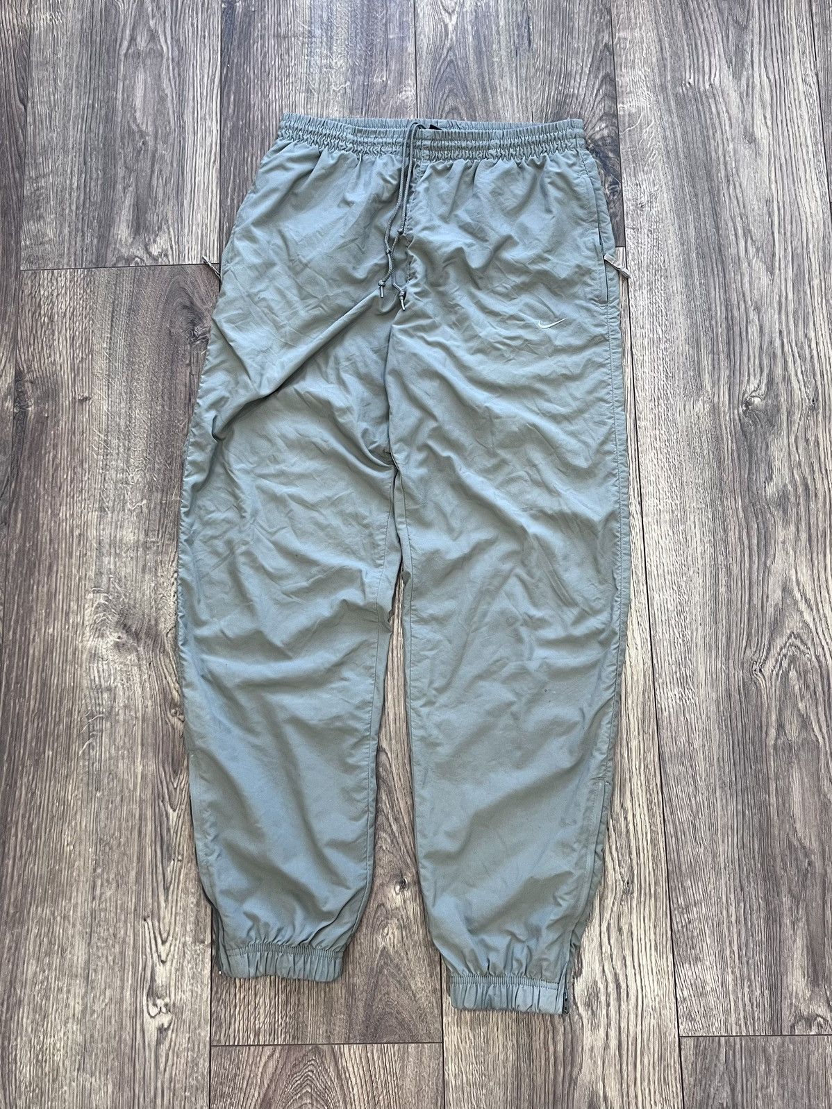 Nike VERY RARE Vintage nike track pants size S Size US 30 / EU 46 - 1 Thumbnail