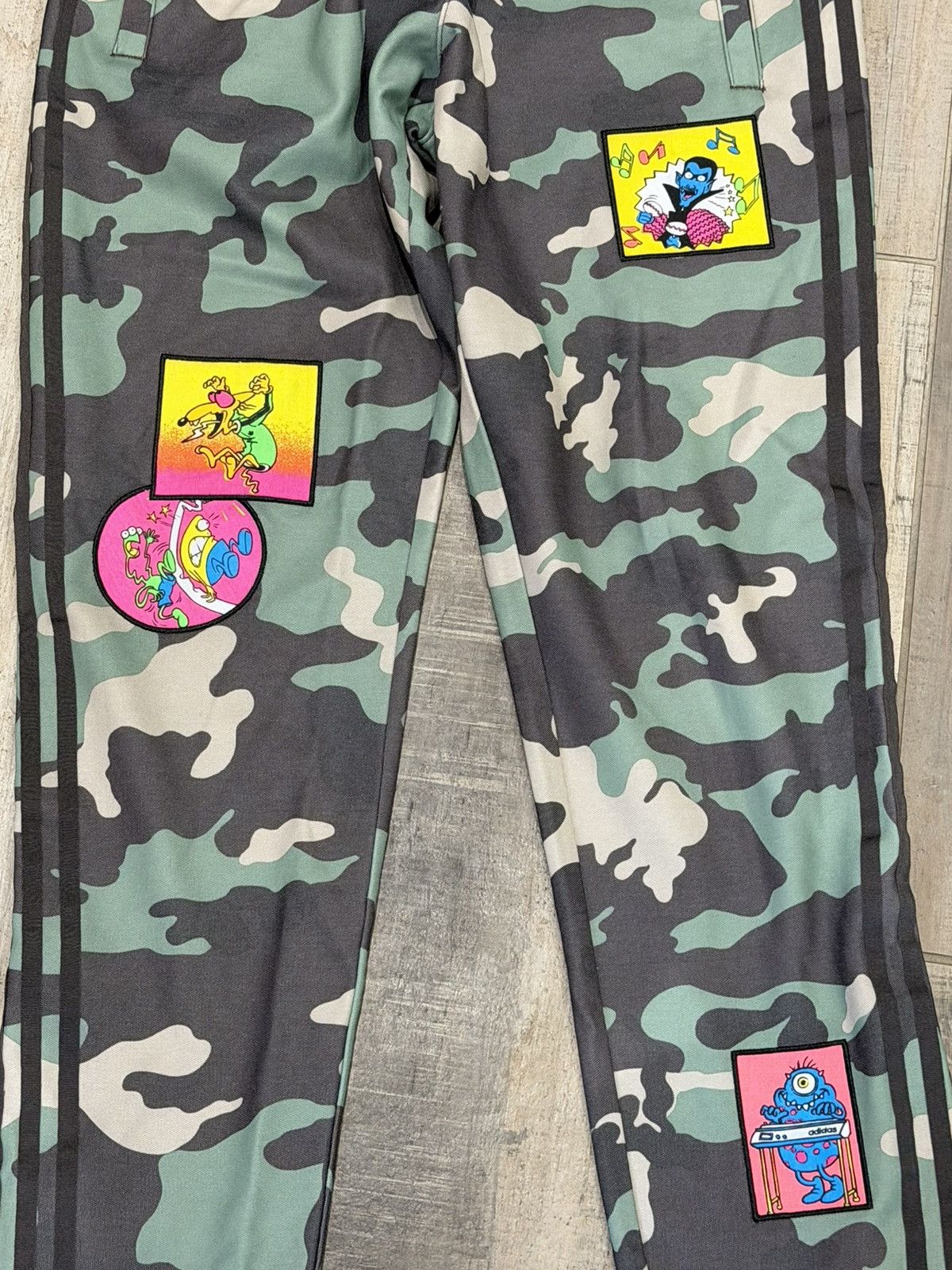 Adidas × Jeremy Scott Camo Jeremy Scott x Adidas Trackpants Size US 32 / EU 48 - 2 Thumbnail