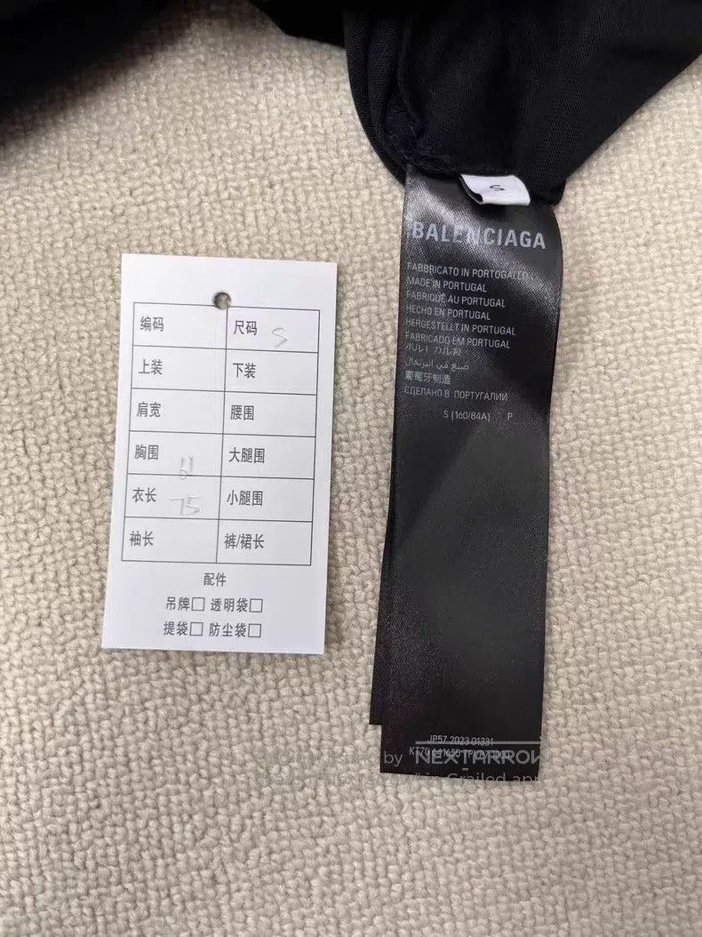 Balenciaga Balenciaga Logo Crystal Flat Grain Short Sleeve Off-Should Size S / US 4 / IT 40 - 5 Thumbnail