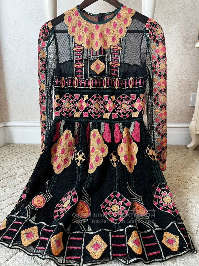 Valentino Valentino Lace dress Size M / US 6-8 / IT 42-44 - 1 Thumbnail