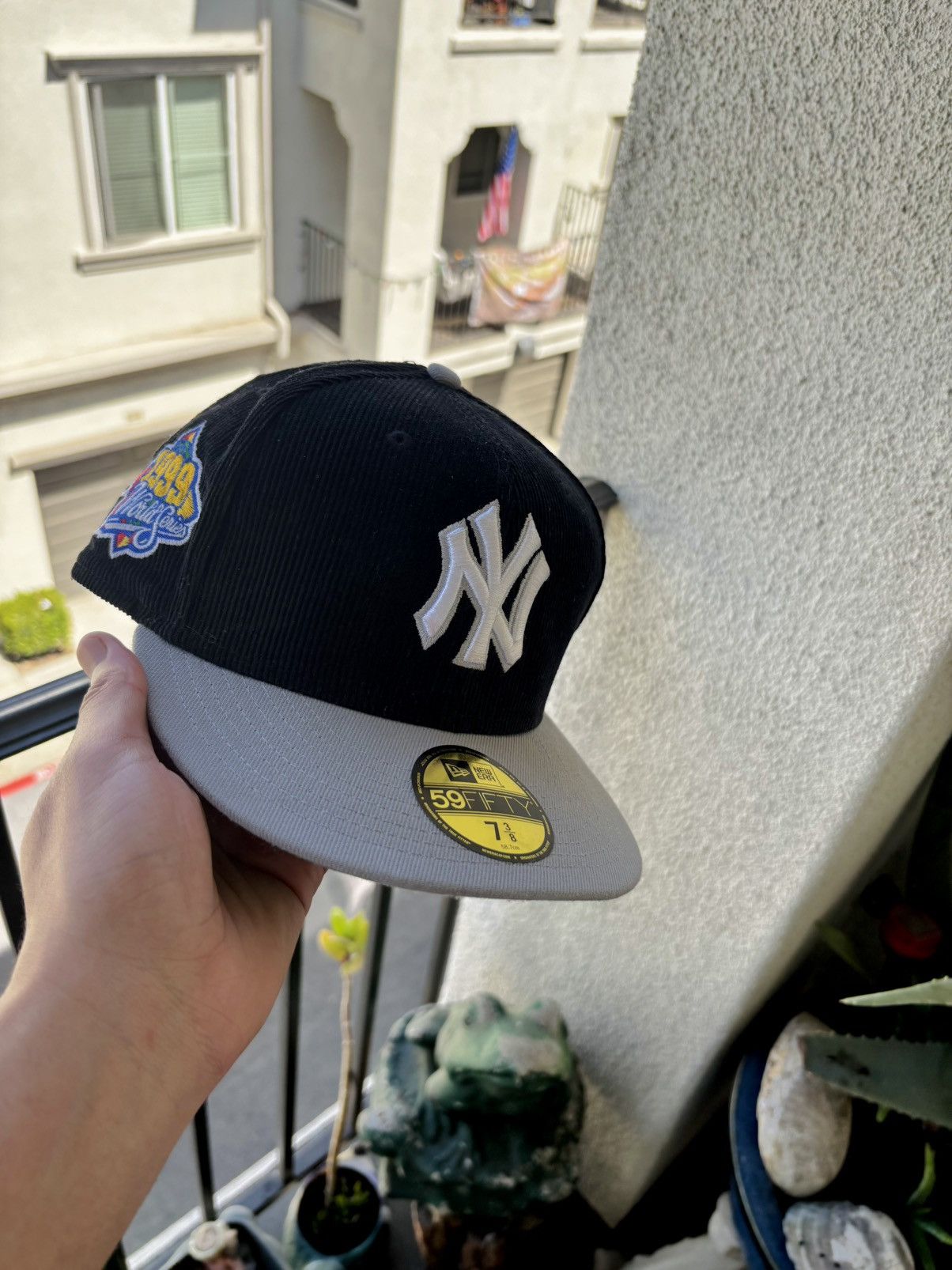 New Era NEW ERA 59FIFTY NEW YORK YANKEES CORDUROY 1999 WS PATCH Size ONE SIZE - 1 Thumbnail