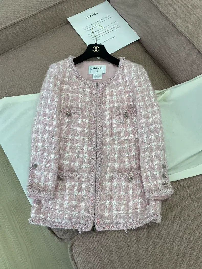 Chanel Chanel Supermarket series pink tweed jacket Size XS / US 0-2 / IT 36-38 - 1 Thumbnail