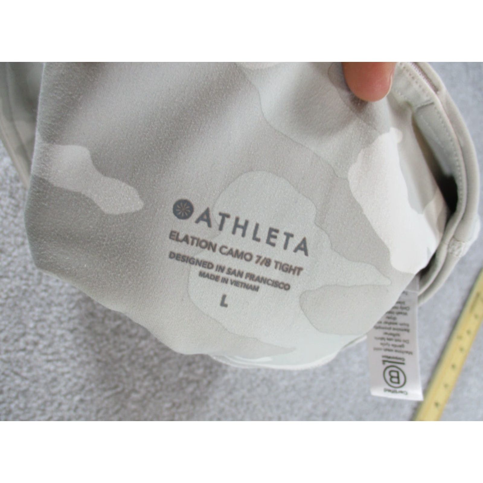 Athleta Athleta Leggings Womens L Gray Camouflage 7/8 Crop Athletic Activewear Gym & Training Running Yoga Womens Size 36" / US 14 / IT 50 - 7 Thumbnail