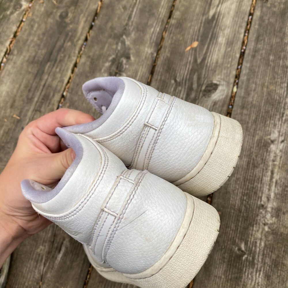 Jordan Brand Nike Air Jordan 1 Mid Triple White Size 6.5 Size US 6.5 / EU 39-40 - 6 Thumbnail