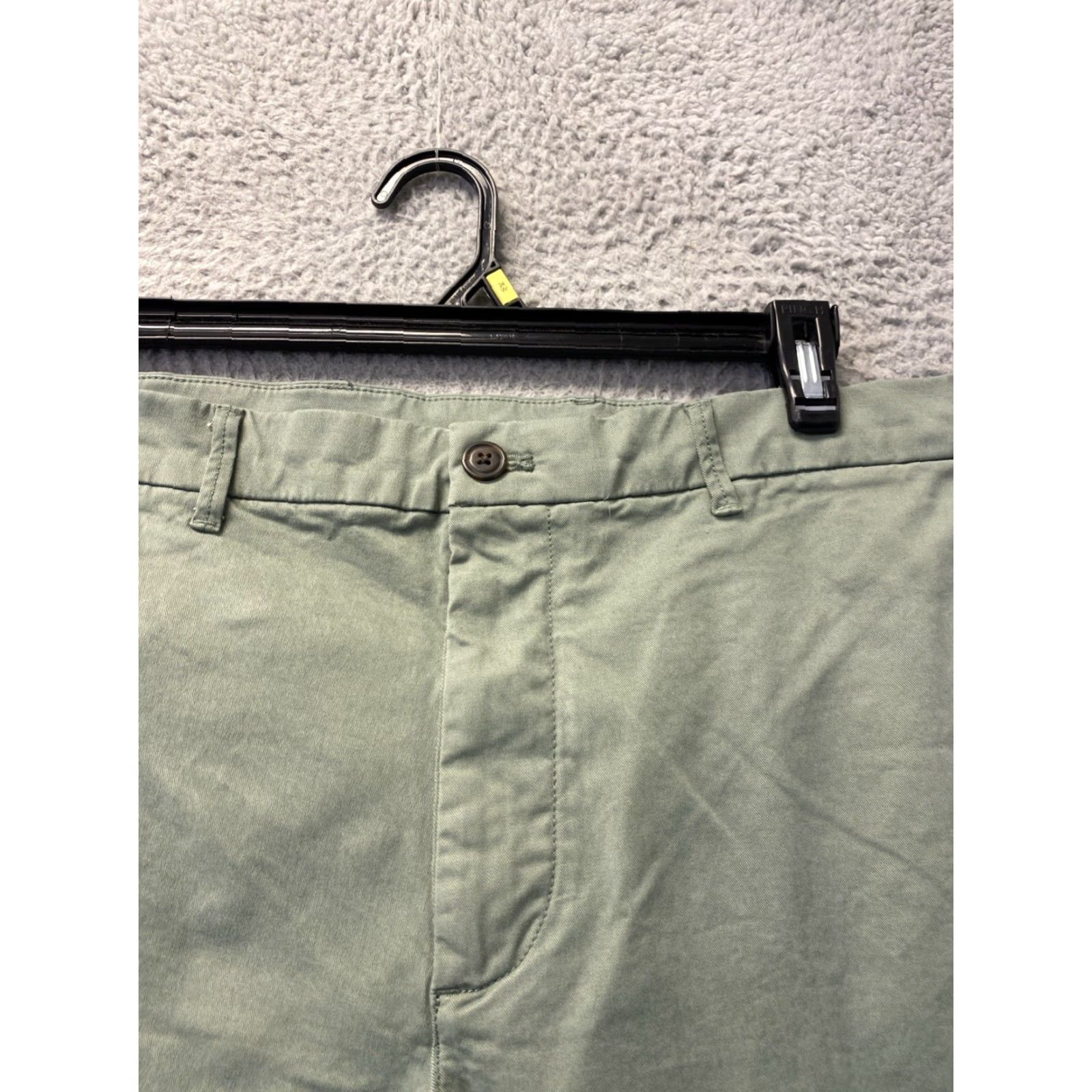 Gap Gap Men Chino Shorts 42 Green Flat Front Casual 12-Inch Fall Spring Summer Winter Size US 42 / EU 58 - 2 Thumbnail