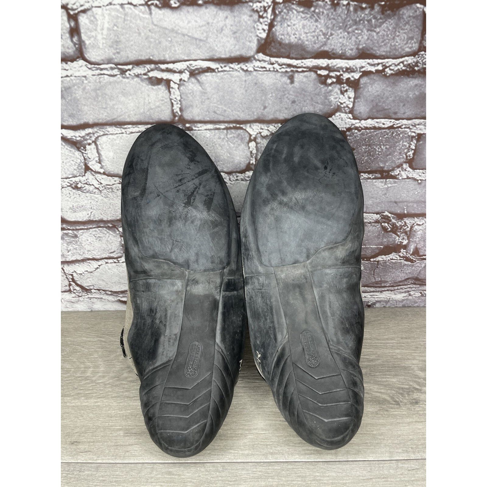 Other Mad Rock Phoenix Gray Synthetic Black Lace Rock Climbing Sho Size US 15 / EU 48 - 22 Thumbnail