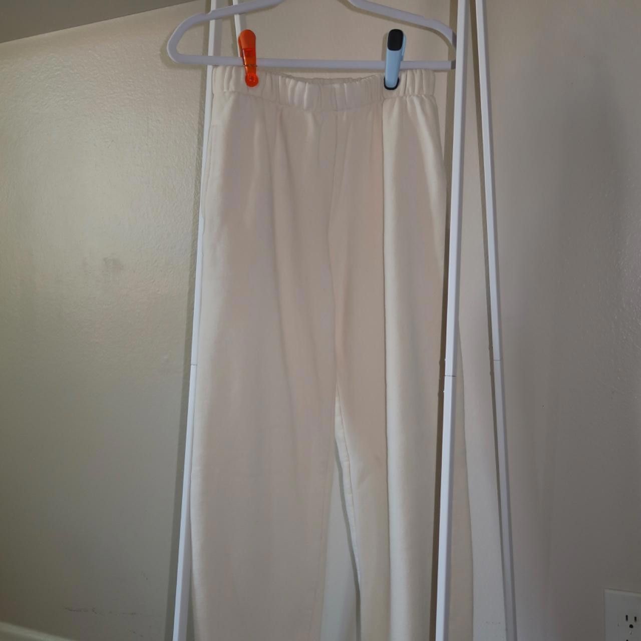 Designer brandy melville cream sweats Size 28" / US 6 / IT 42 - 3 Thumbnail
