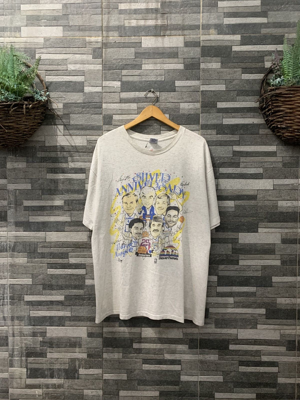 Salem Sportswear Vintage 1992 DENVER NUGGETS Caricature Tee Size US XL / EU 56 / 4 - 2 Thumbnail