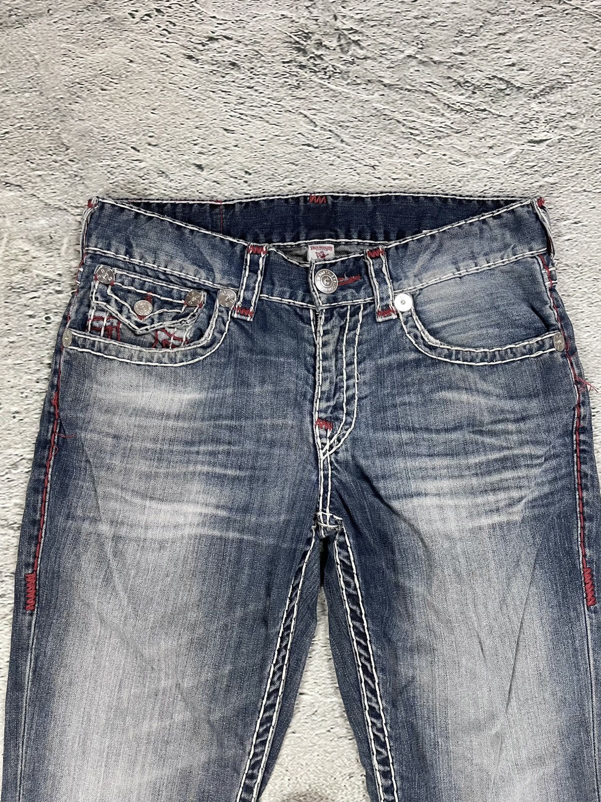 True Religion True Religion blue jeans white red thick stitching straight Size US 32 / EU 48 - 3 Thumbnail