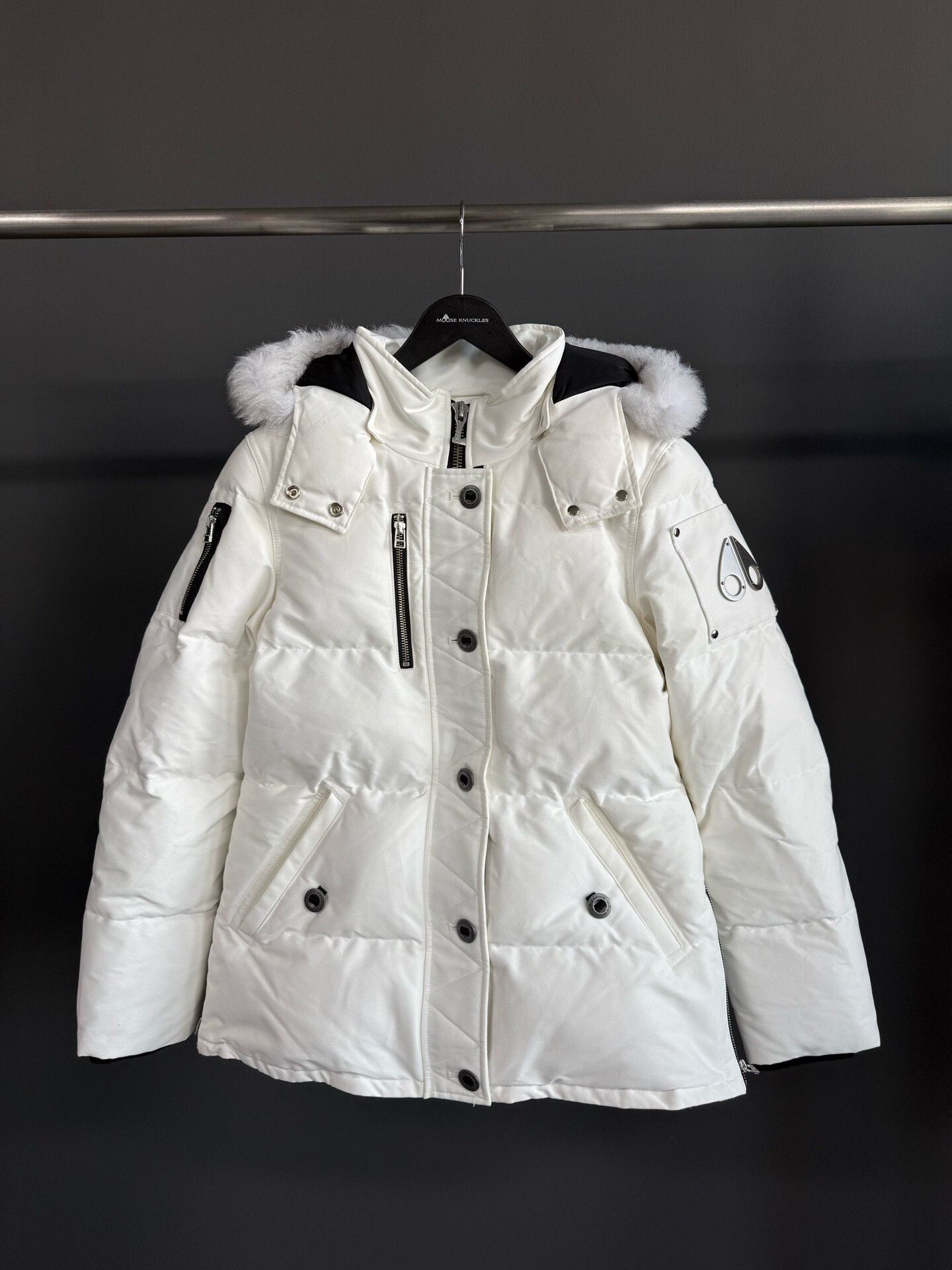 Balenciaga Balenciaga Down White Down Jacket L Women Size L / US 10 / IT 46 - 1 Thumbnail