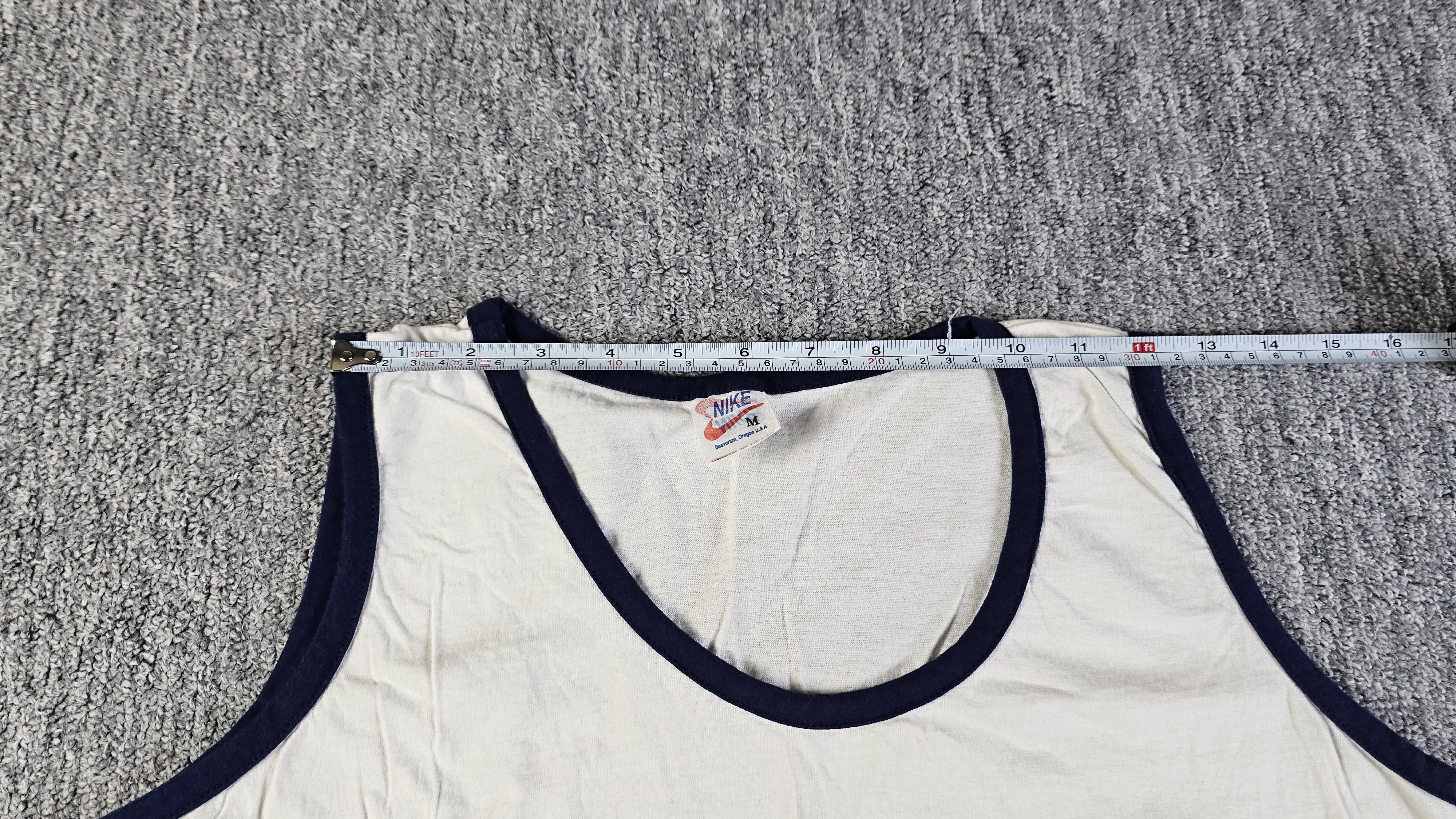 Nike Vintage Nike Big Swoosh Tank Top Singlet White Made in USA M Size US M / EU 48-50 / 2 - 7 Thumbnail