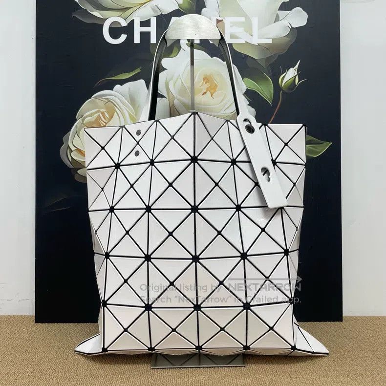 Issey Miyake Issey Miyake White Tote Bag Size ONE SIZE - 2 Thumbnail