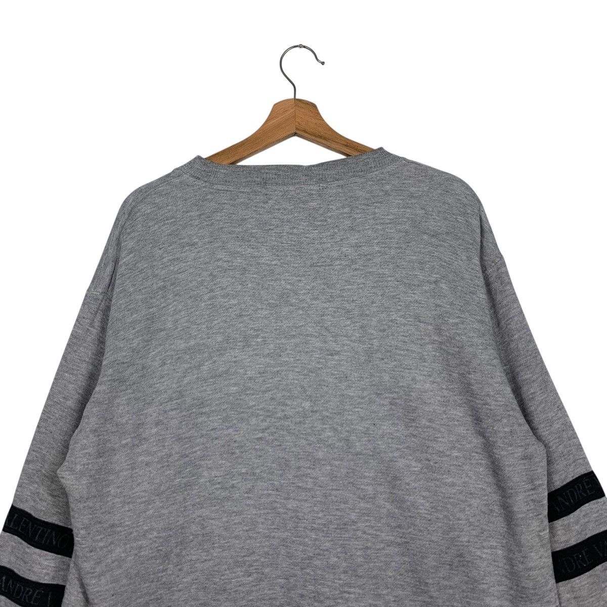 Valentino ANDRE VALENTINO Paris Big Logo Sweatshirts #1738-C77 Size US M / EU 48-50 / 2 - 8 Thumbnail