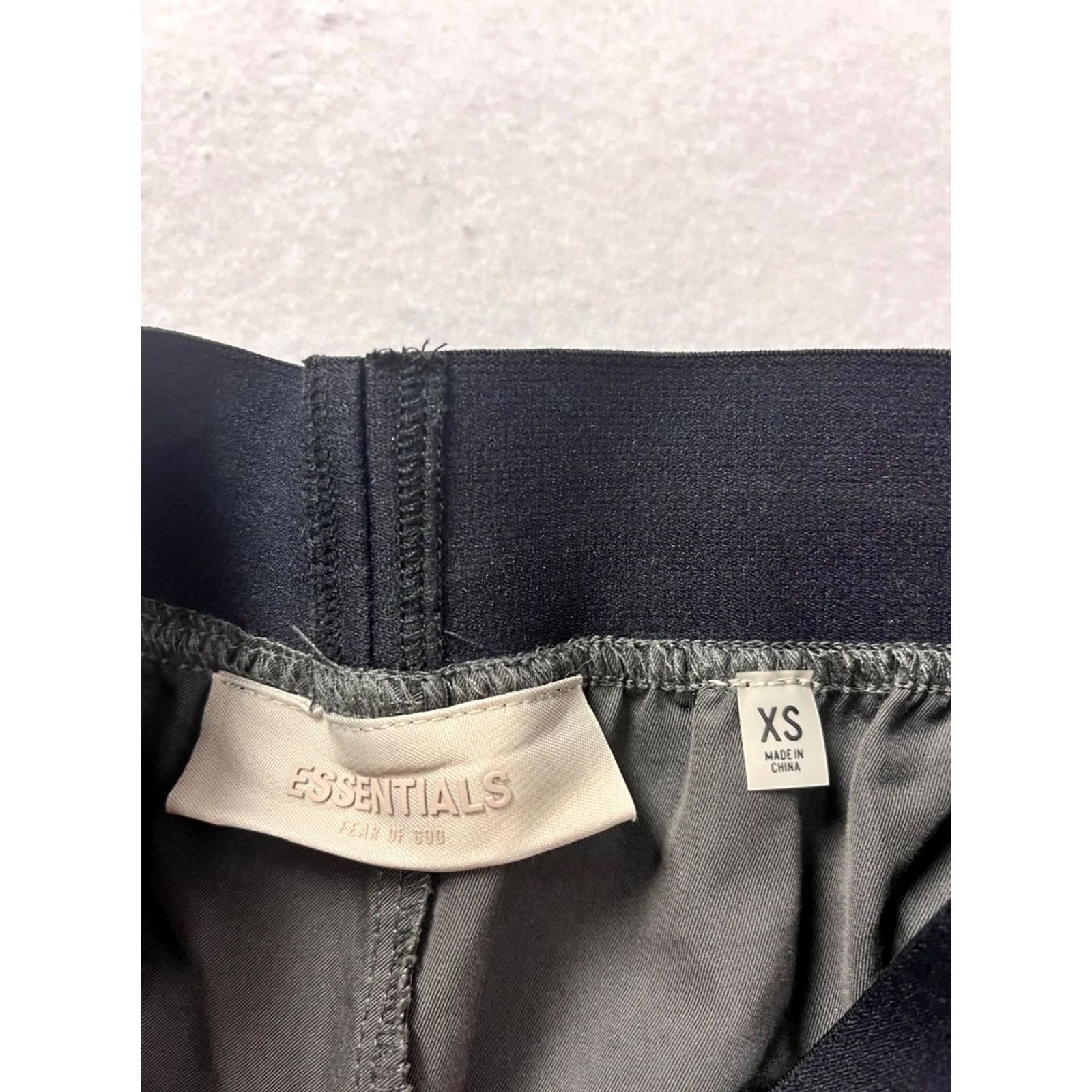 Vintage Fear Of God Essentials Cargo Pants XS Gray Mens Regular Pants Cargo Gray XS Men Size US 27 - 3 Thumbnail
