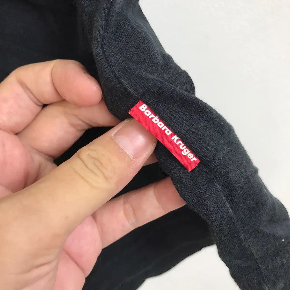 Barbara Kruger × Uniqlo BARBARA KRUGER x UNIQLO We Dont Need Another Hero Tee Shirt Size M / US 6-8 / IT 42-44 - 6 Thumbnail