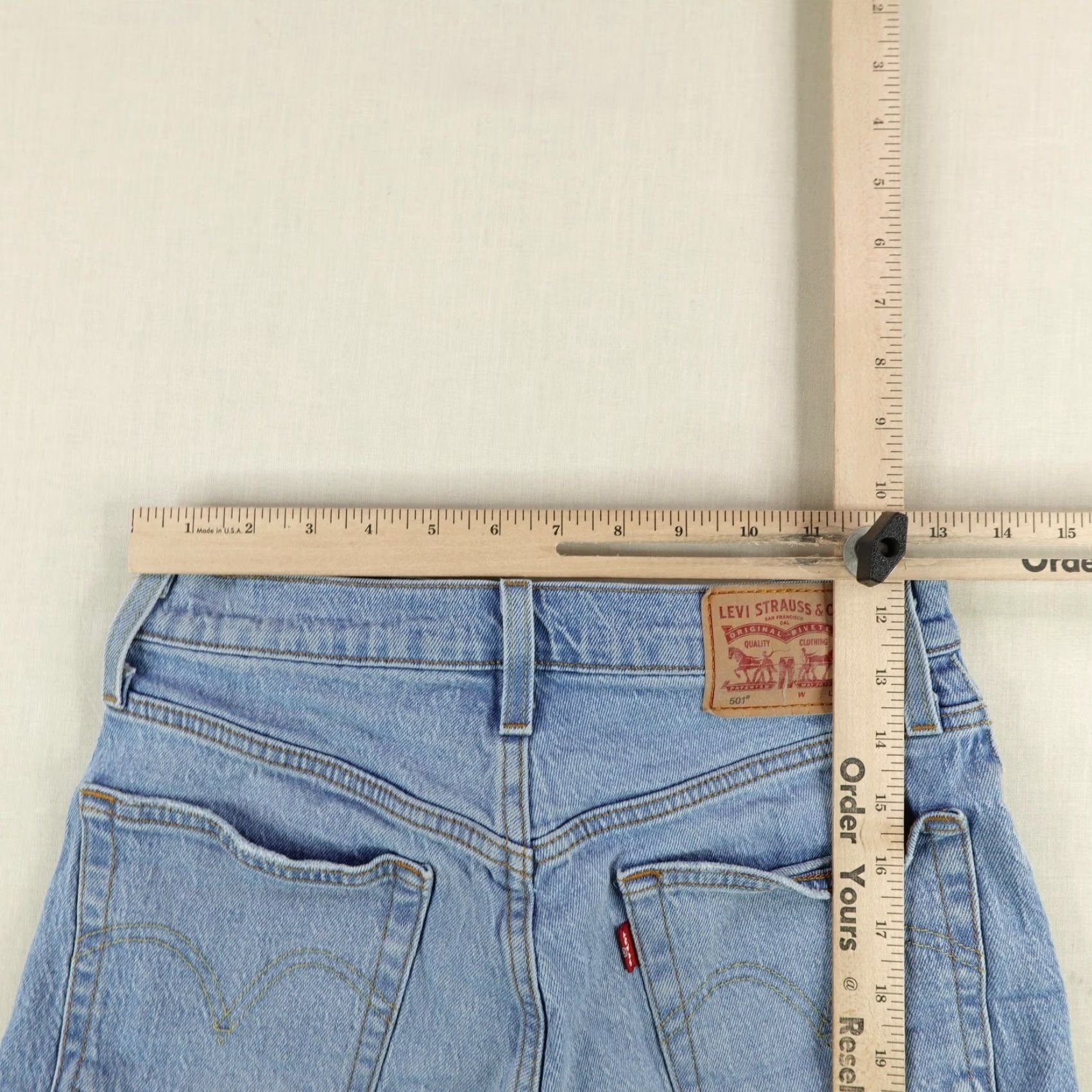 Levi's Levi's Women's Shorts W26 Blue Denim 501 Distressed Mini Cutoff Button Fly Casual Summer Festival Size 26" / US 2 / IT 38 - 6 Thumbnail