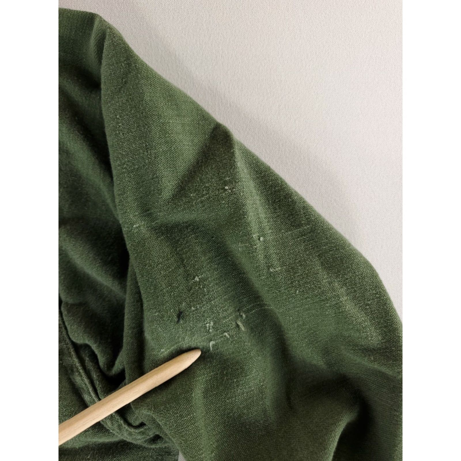 Vintage VINTAGE US Army OG 107 Button Up Field Shirt Sateen Green Mens 15.5x33 M Long Sleeve Mens - VTG 60s Vietman Size US M / EU 48-50 / 2 - 3 Thumbnail