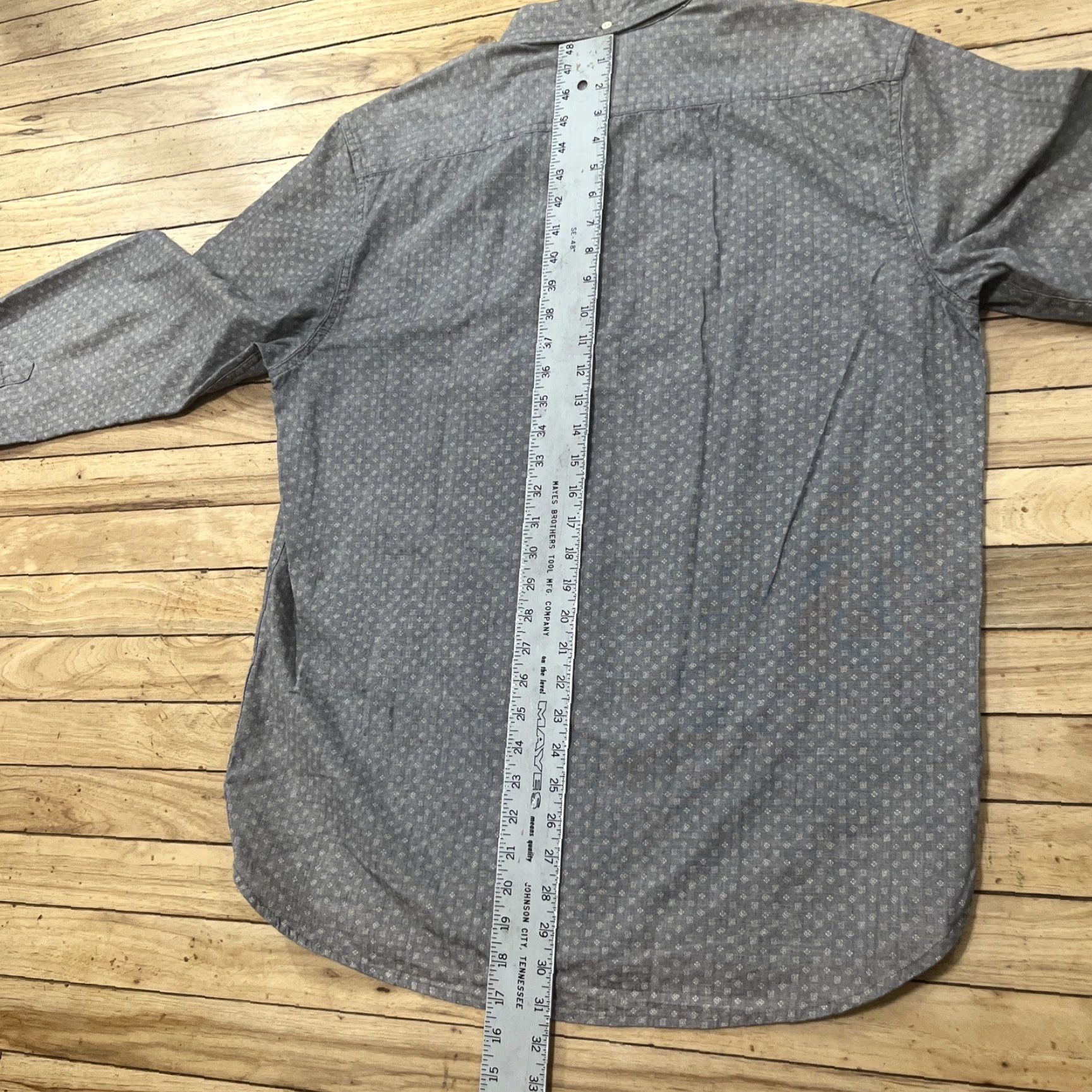 Quiksilver QUIKSILVER Button Shirt Men XL Gray Abstract Talisman Western Skate Oxford Shirt, Button-Up, Casual, Modern, 100% Cotton, Regular Fit, Gray, XL, Men Size US XL / EU 56 / 4 - 6 Thumbnail