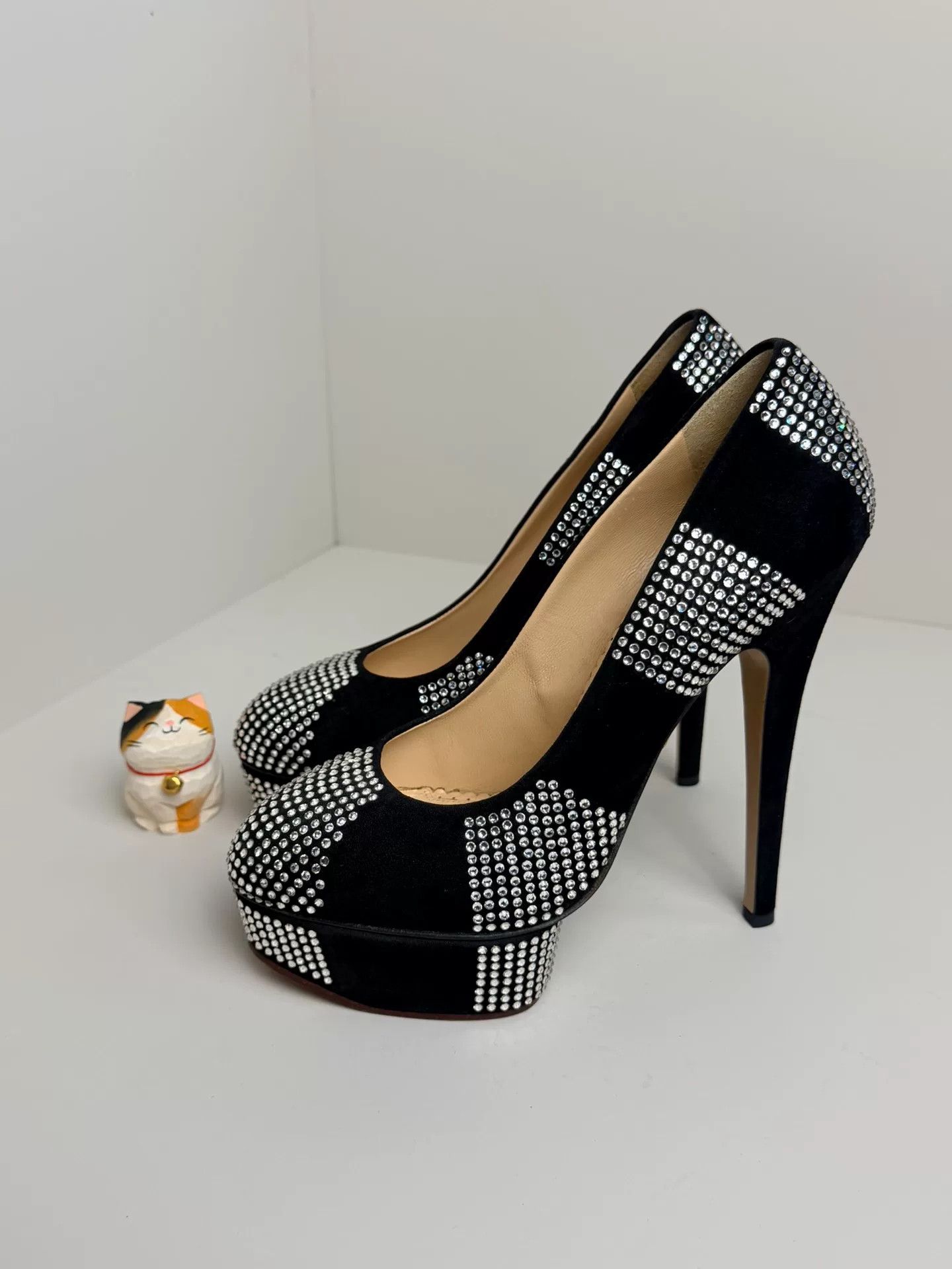Charlotte Olympia Charlotte Olympia Waterproof Lowtop Sneakers us_7 Women Size US 7 / IT 37 - 1 Thumbnail