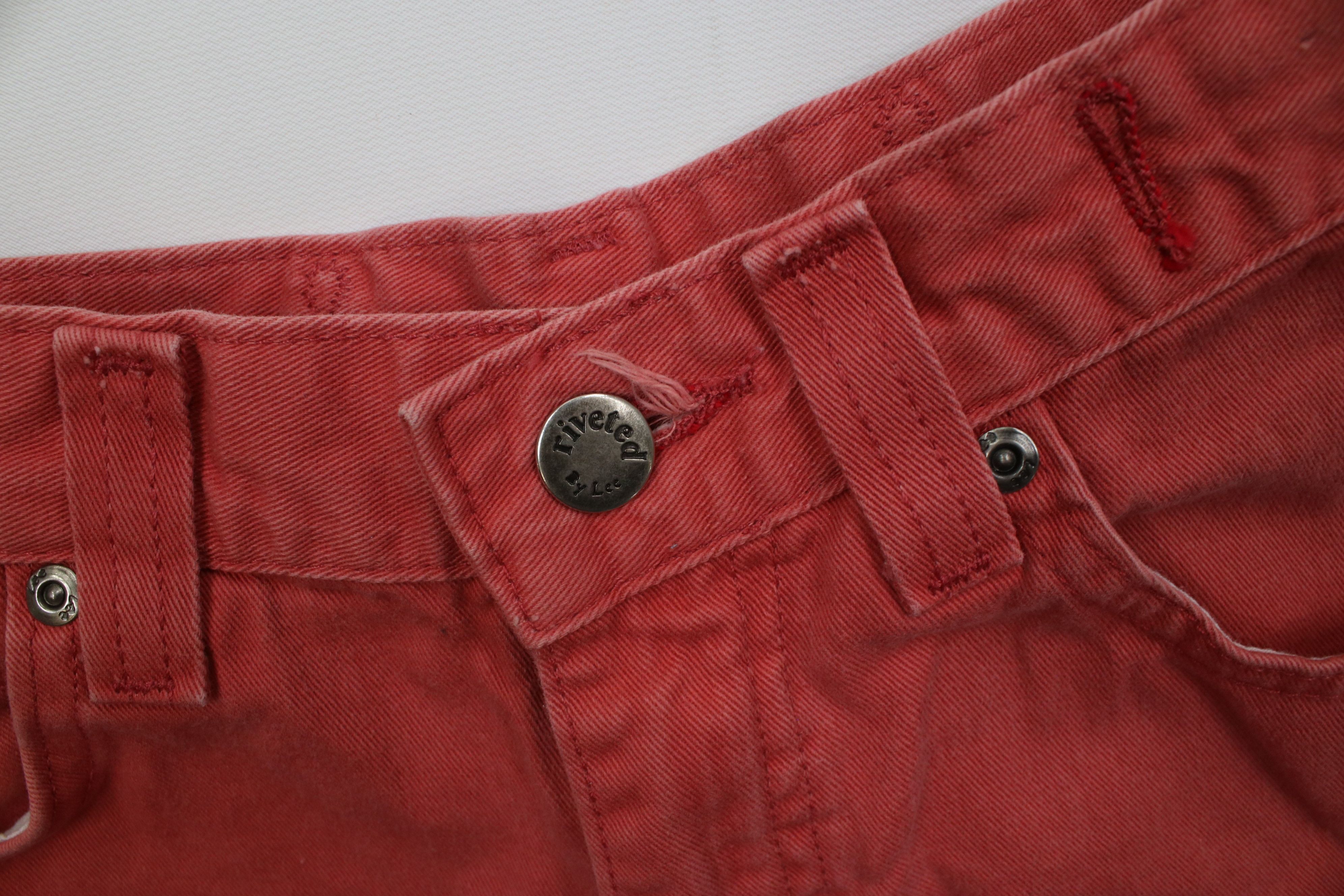 Lee Vintage 90s Lee Above Knee Buckle Back Shorts Red Cotton USA Size 28" / US 6 / IT 42 - 9 Thumbnail