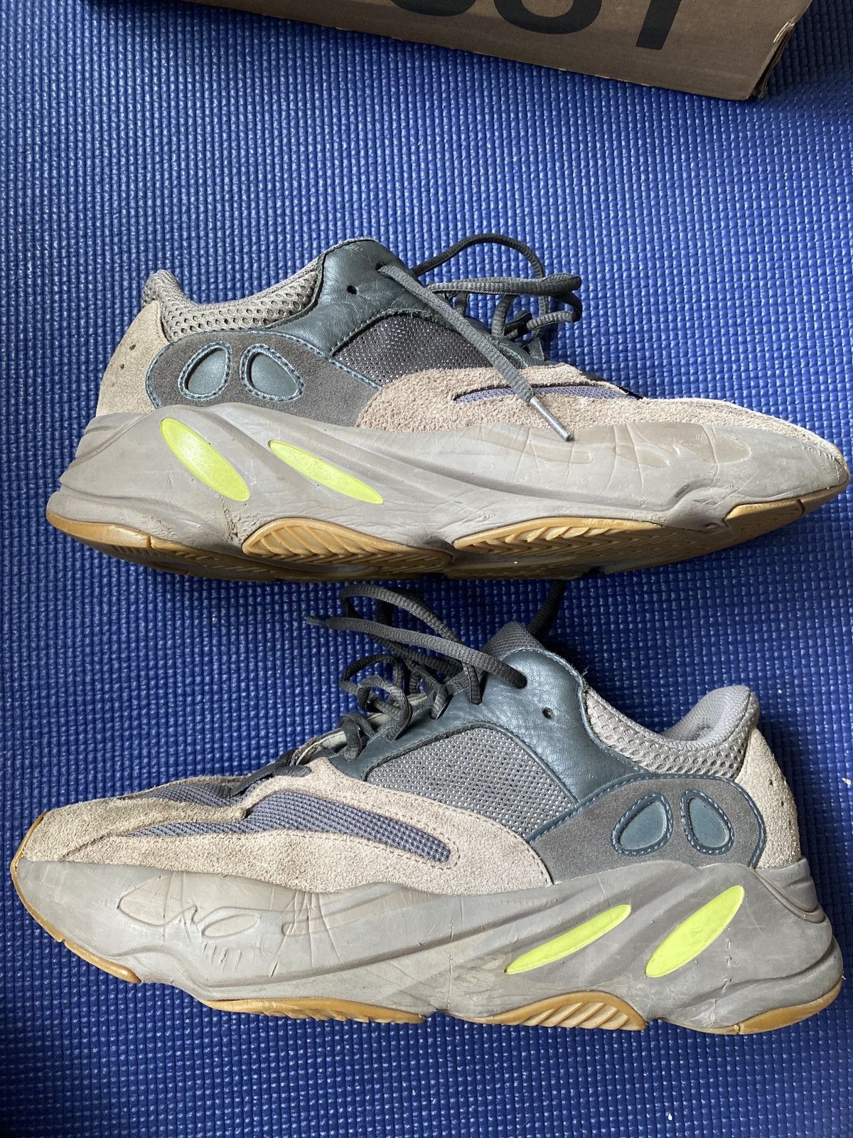 Yeezy Yeezy 700 Mauve Size US 11.5 / EU 44-45 - 2 Thumbnail