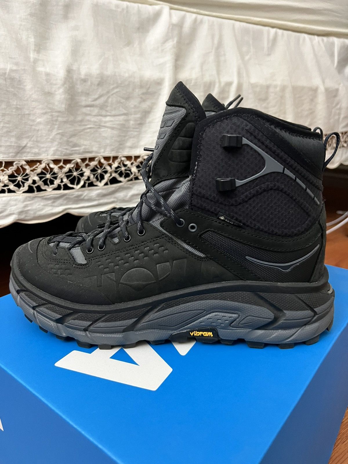 Hoka Hoka tor ultra hi Size US 8 / EU 41 - 3 Thumbnail
