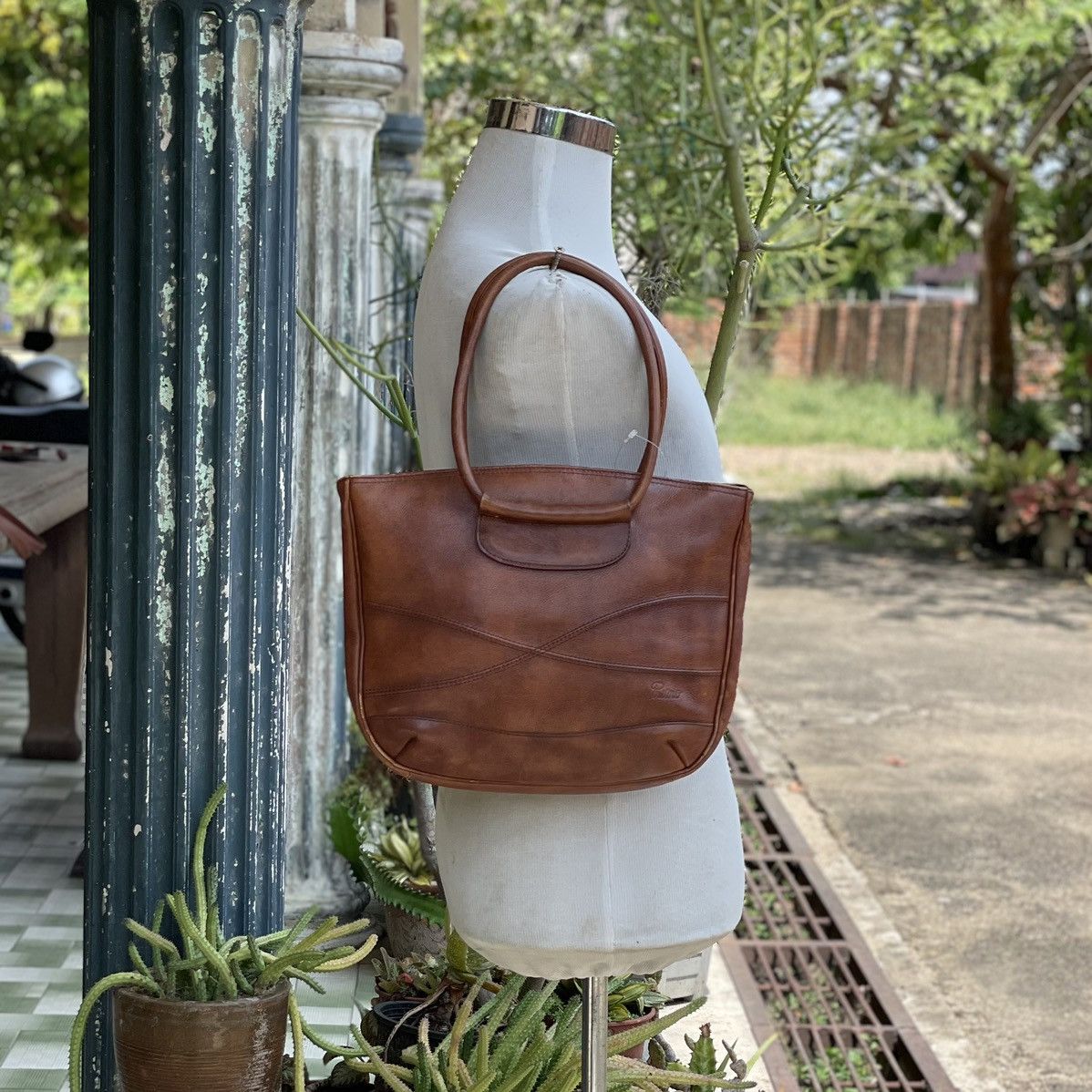 Japanese Brand × Leather Vintage Japan Leather Bag Size ONE SIZE - 1 Thumbnail