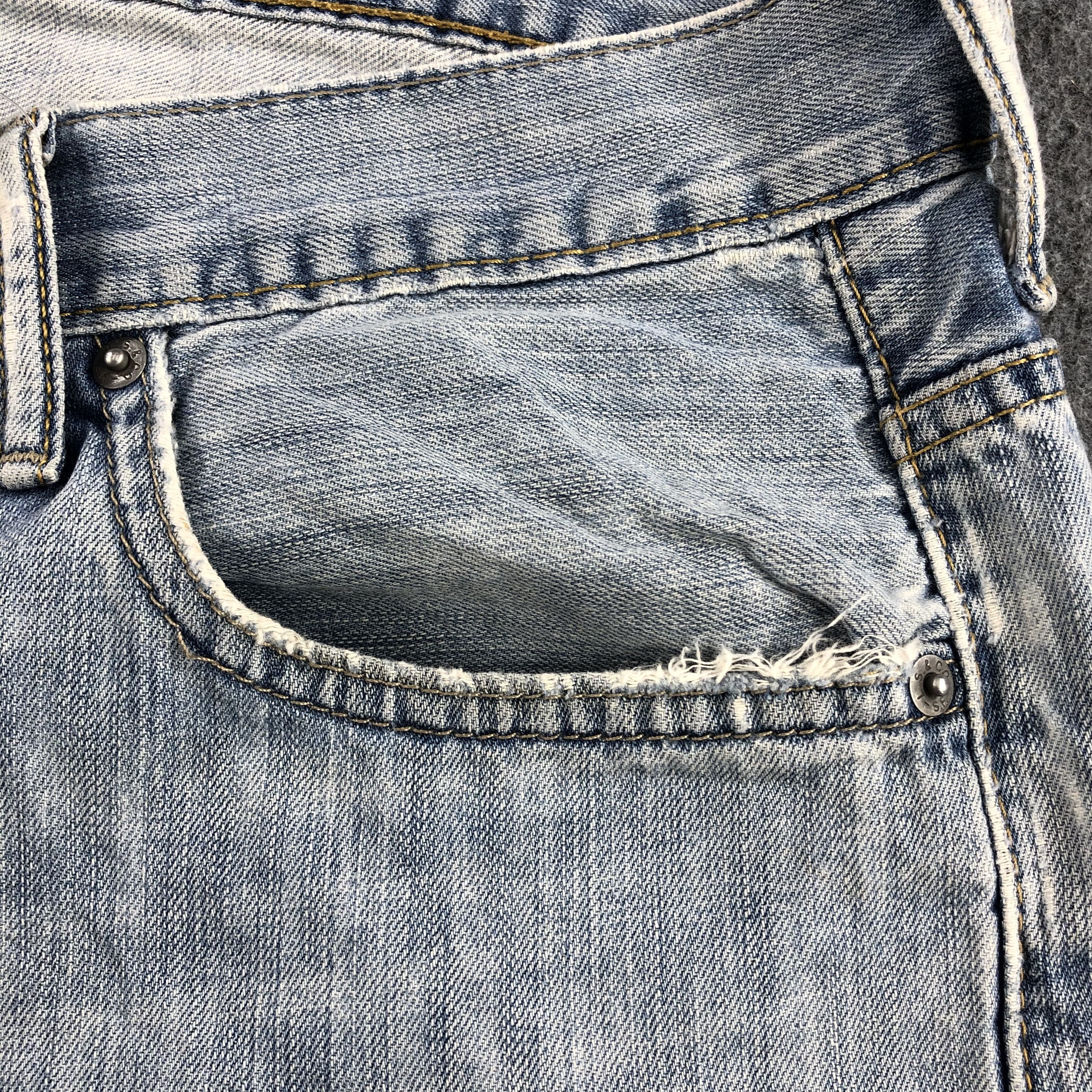 Levi's Vintage Light Wash Levis 569 Jeans-J1685 Size US 39 - 9 Thumbnail