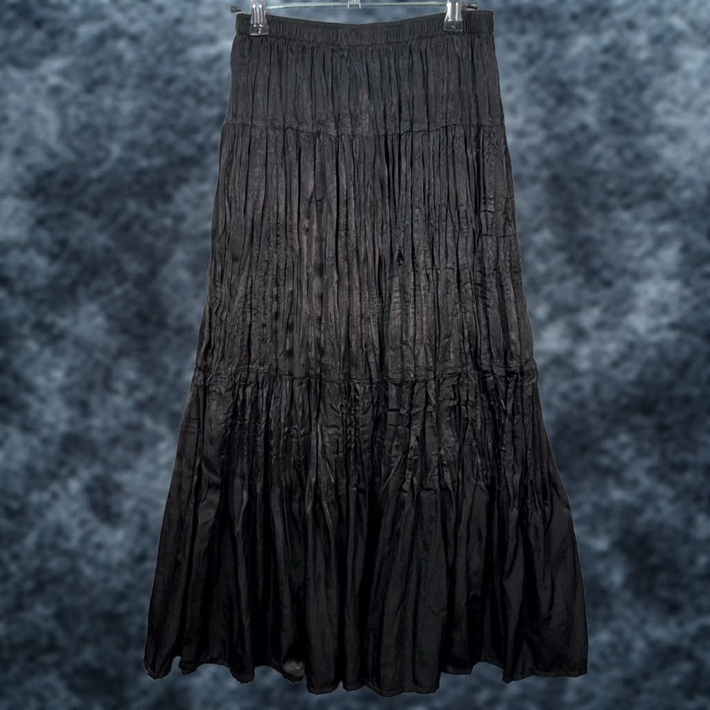 Uniqlo Uniqlo Skirt Maxi Womens Small Black Tiered Elastic Waist Midi 65% Polyester Casual Holiday 90s? Size 28" / US 6 / IT 42 - 1 Thumbnail