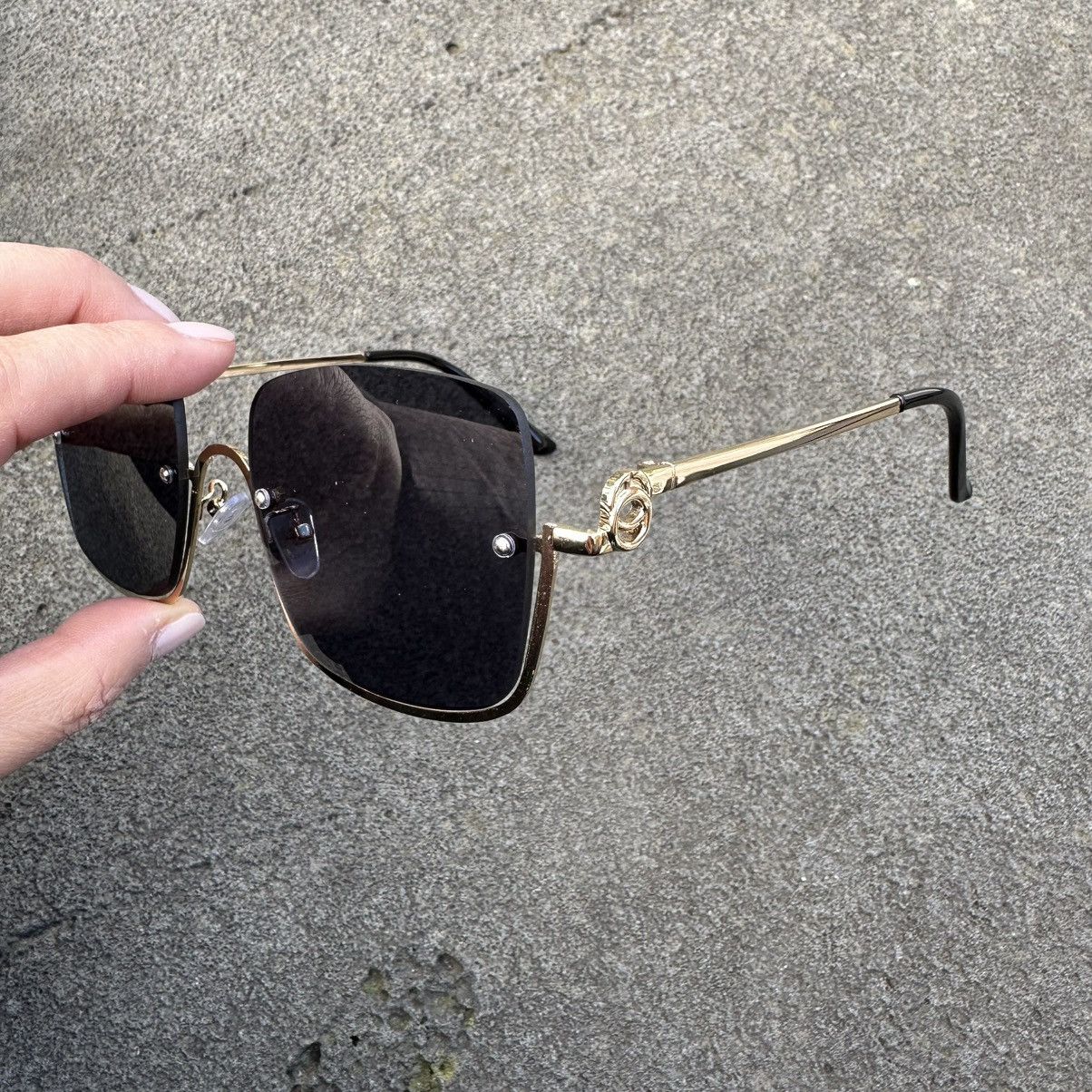 Vintage SUNGLASSES BRAND NEW CLASSIC RETRO VINTAGE YT9071-02 Size ONE SIZE - 2 Thumbnail