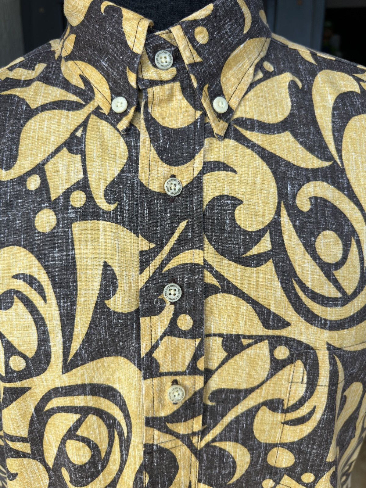 Reyn Spooner Reyn Spooner Alfred Shaheen Yellow/Gray Hawaiian Men's L Size US L / EU 52-54 / 3 - 3 Thumbnail