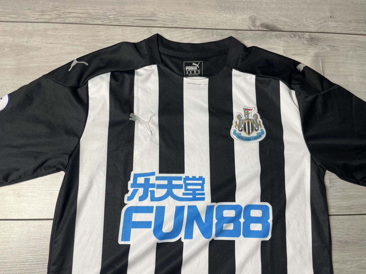 Puma Puma Newcastle United 2020/21 Home Soccer Jersey Size US M / EU 48-50 / 2 - 3 Thumbnail