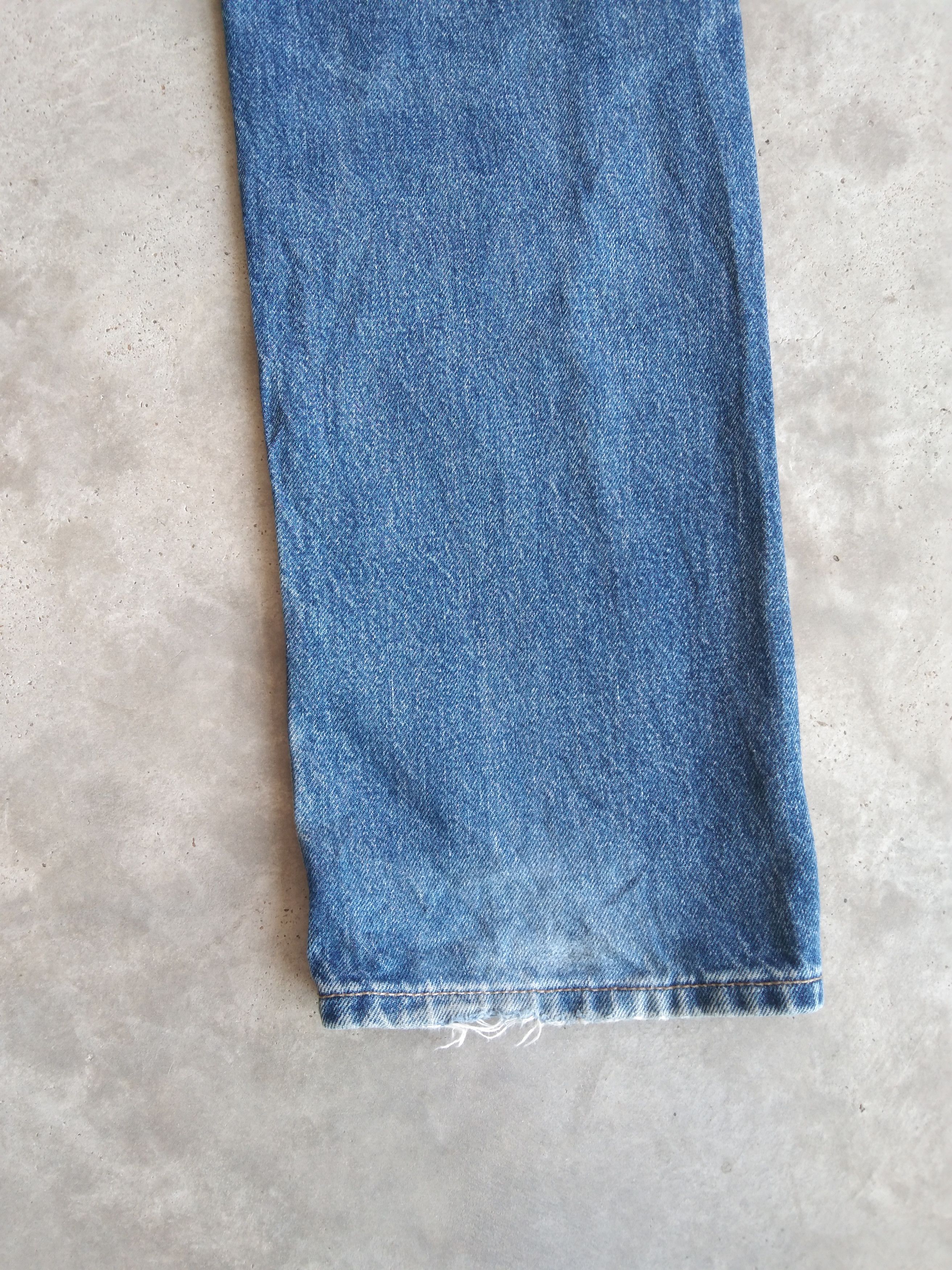 Uniqlo Vintage Japanese Uniqlo Faded Blue Distressed Jeans 32x31 Size US 32 / EU 48 - 5 Thumbnail