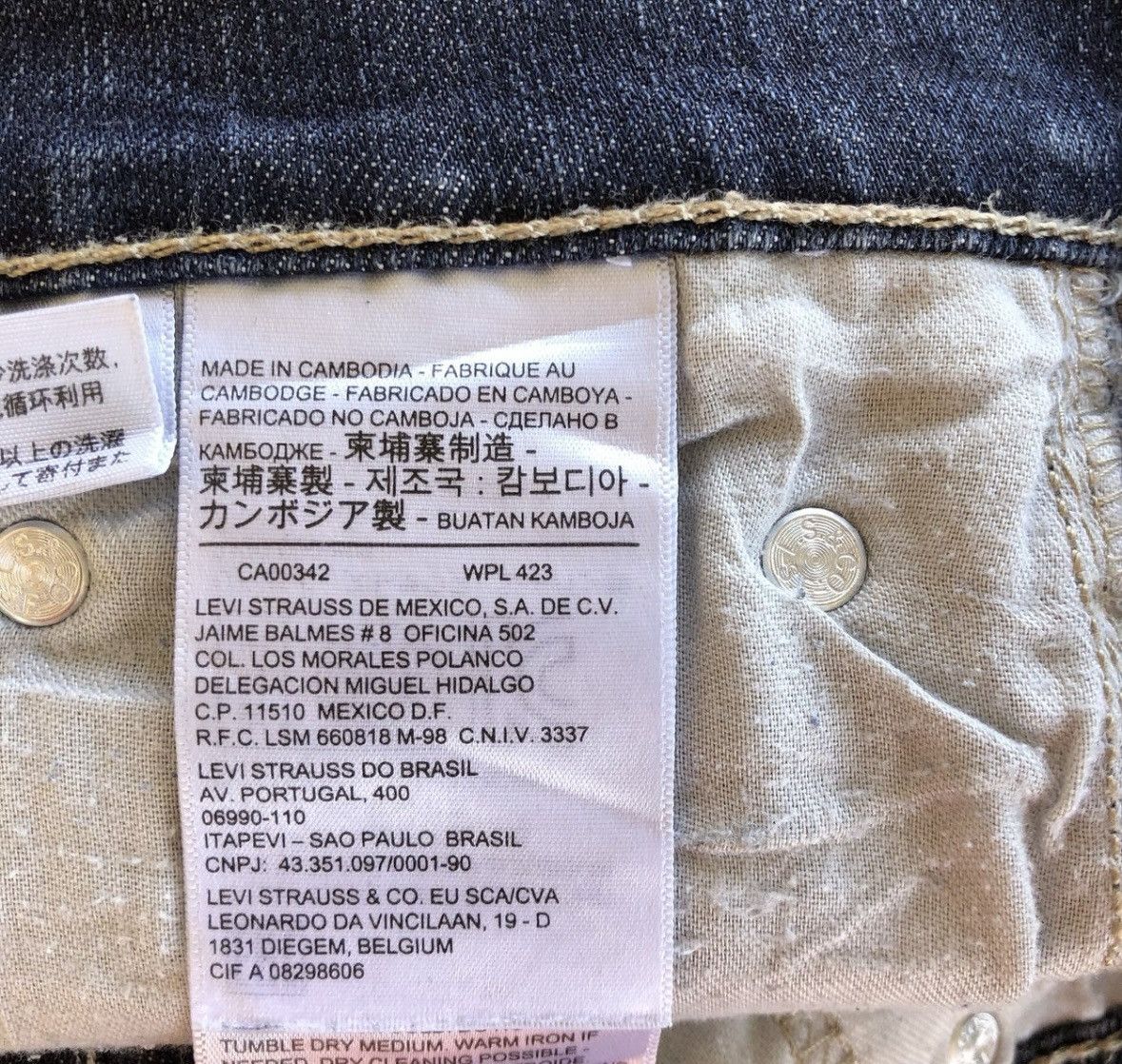 Jean × Levi's × Vintage Vintage Levi’s Dark Blue Denim Jeans Size US 32 / EU 48 - 9 Thumbnail