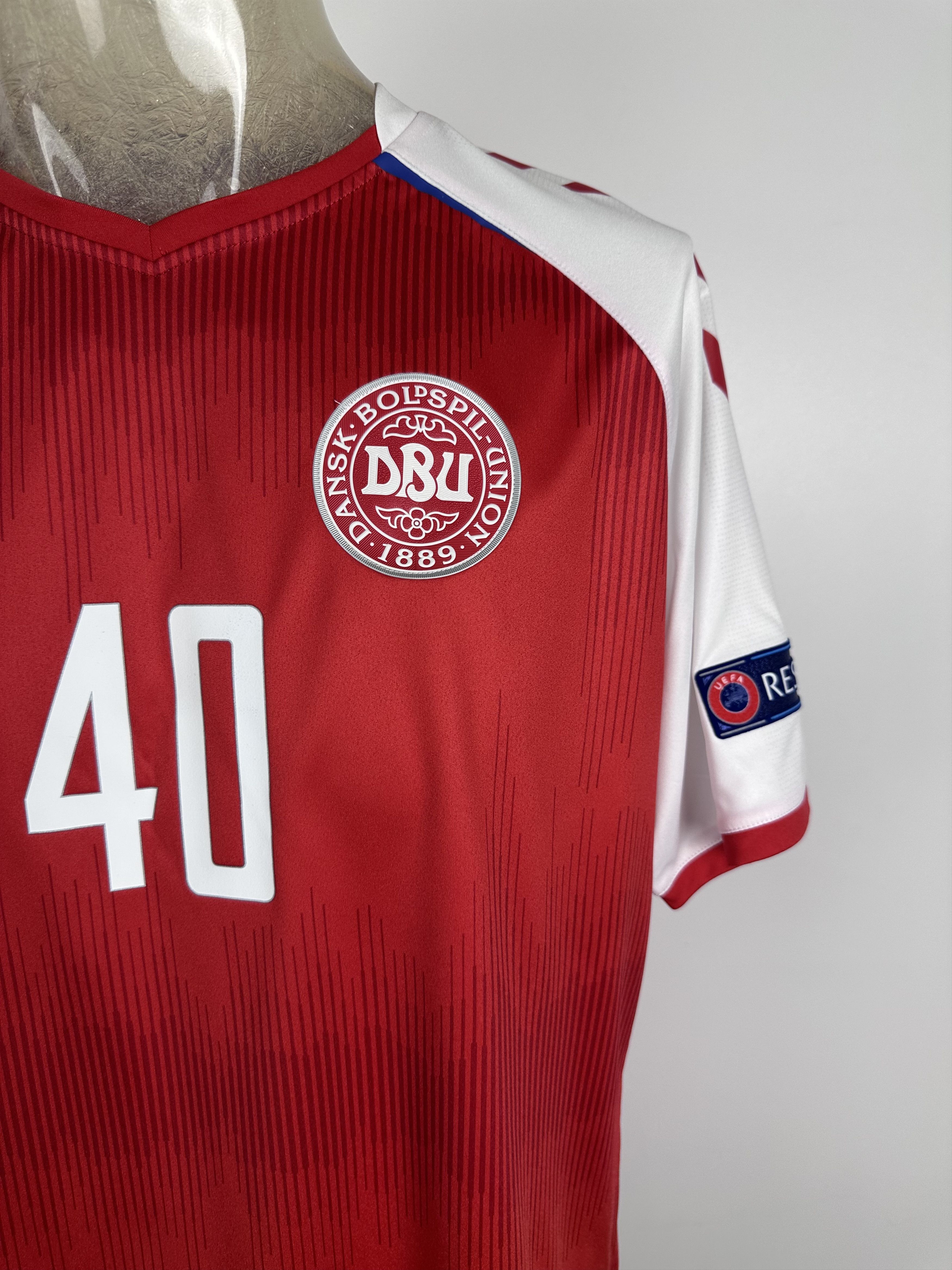 Hummel DENMARK 2021 FOOTBALL SHIRT SOCCER JERSEY #40 DAMSGAARD Size US XL / EU 56 / 4 - 5 Thumbnail