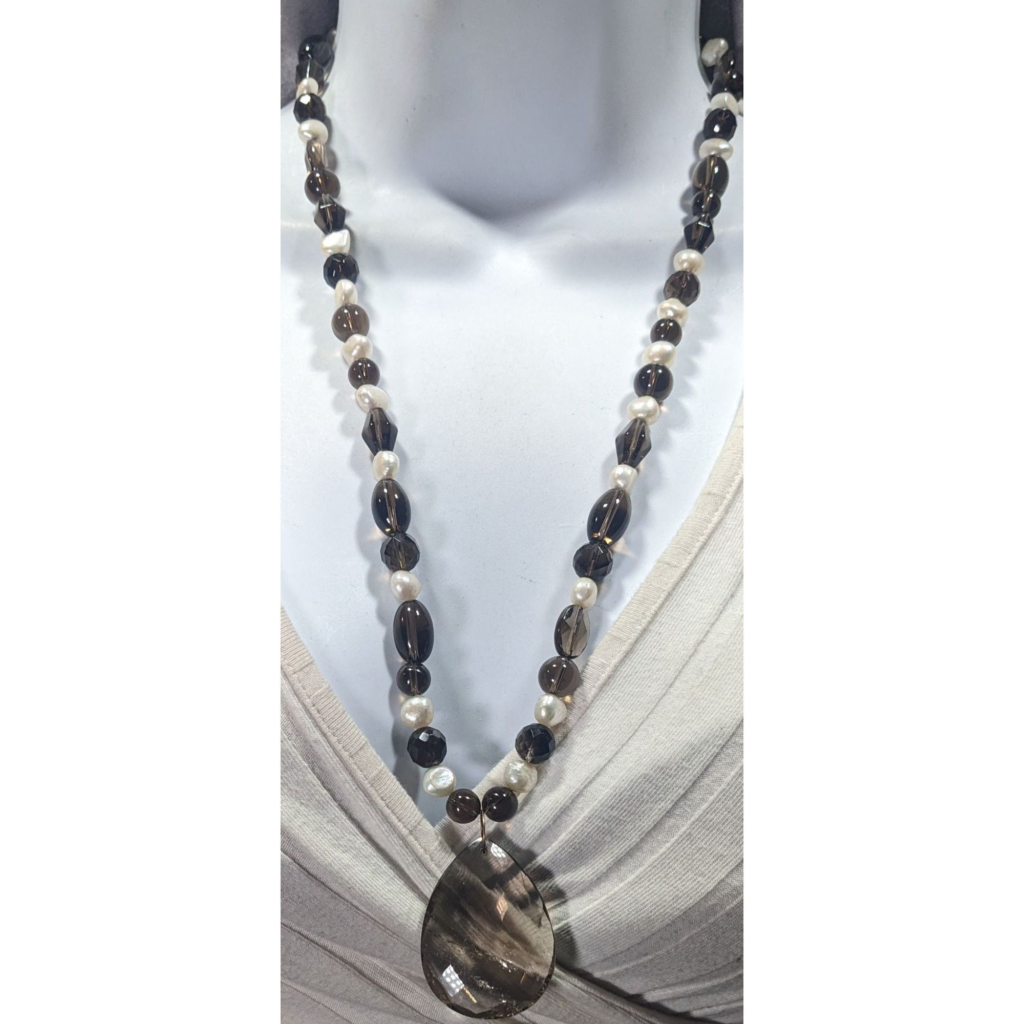 Handmade Handmade Pearl And Glass Beaded Teardrop Pendant Necklace Size ONE SIZE - 2 Thumbnail