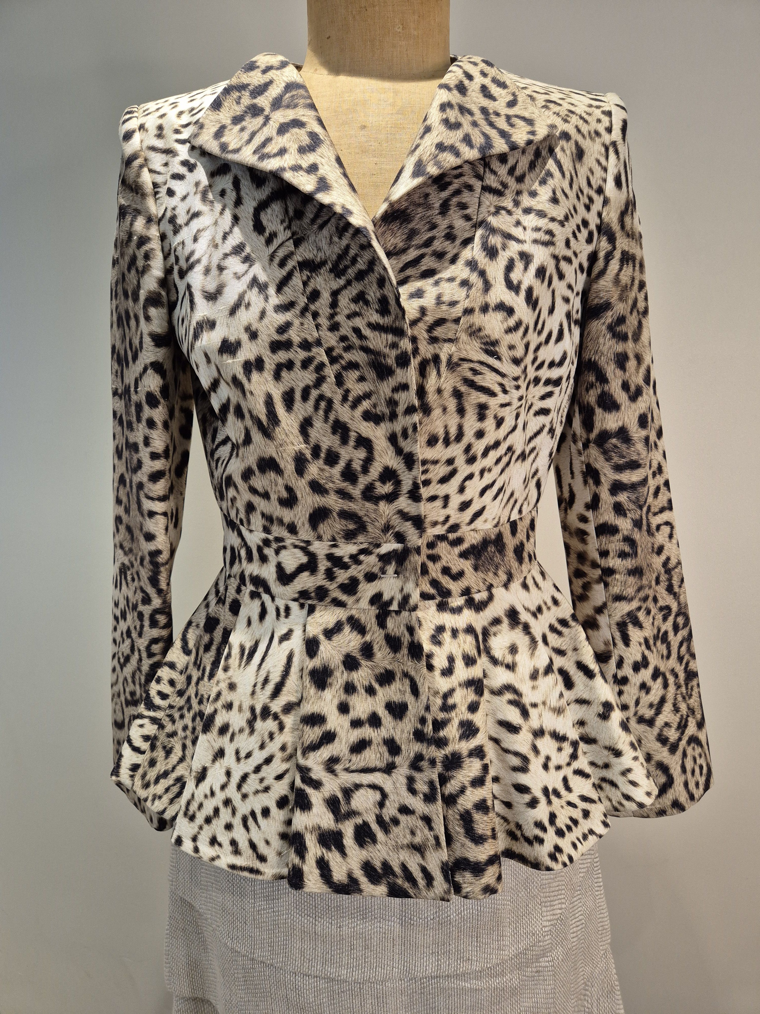 Giambattista Valli Giambattista Valli ocelot printed silk peplum jacket Size XS / US 0-2 / IT 36-38 - 1 Thumbnail