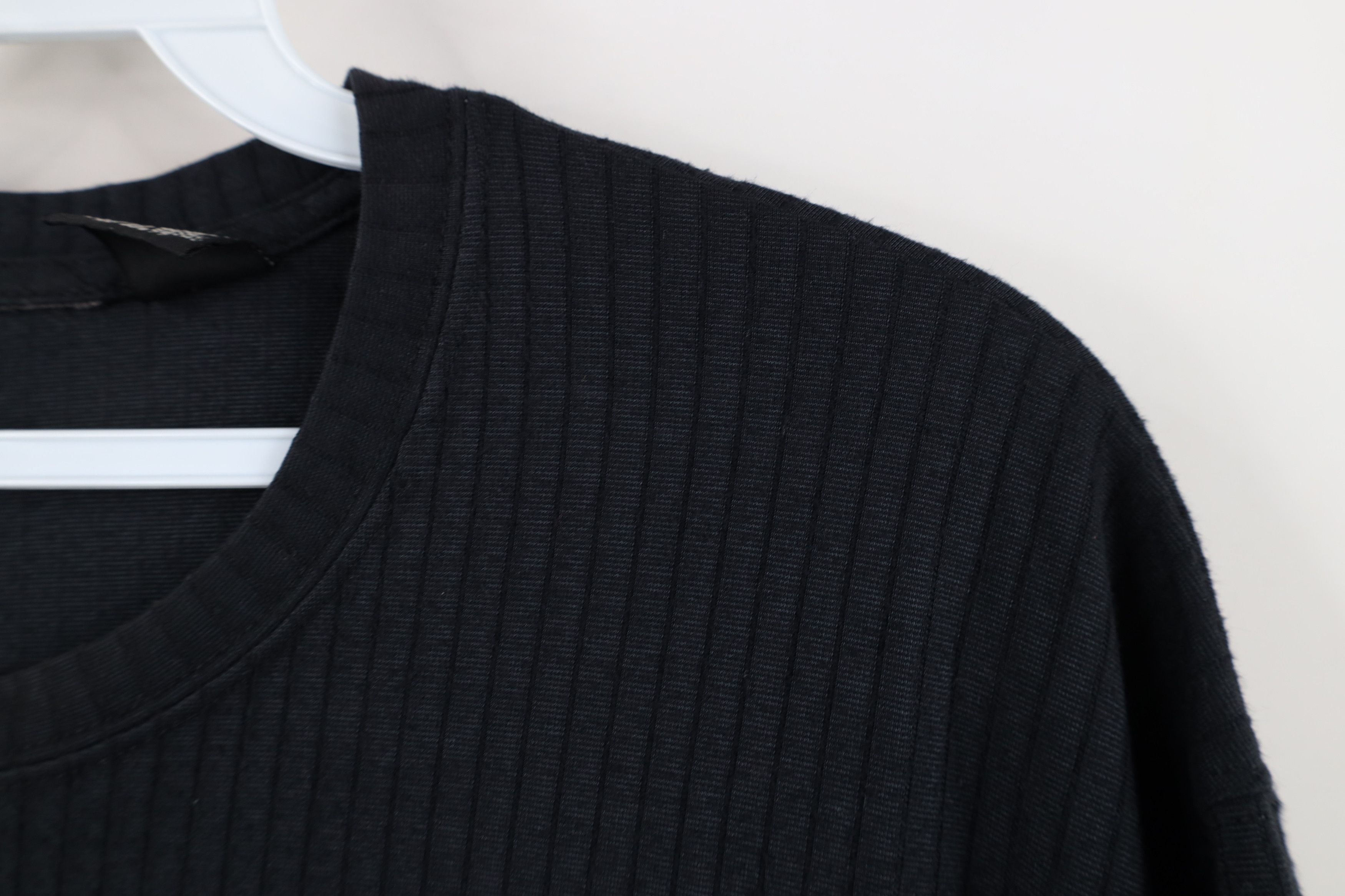 Vintage Vintage 90s Streetwear Knit Short Sleeve T-Shirt Black Size US M / EU 48-50 / 2 - 8 Thumbnail