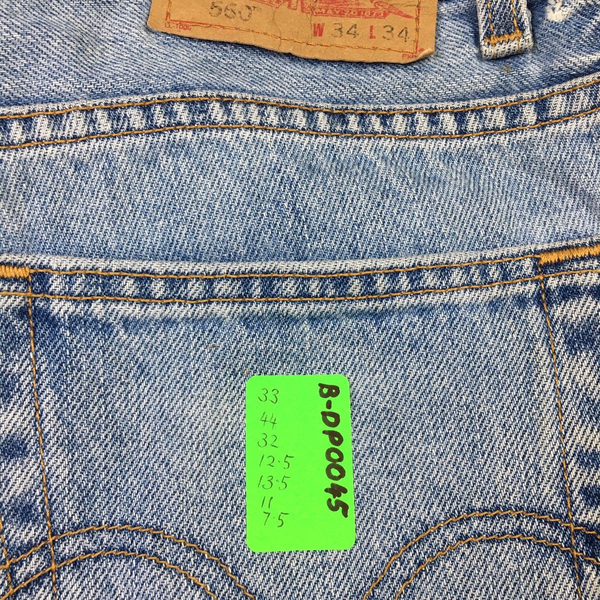 Levi's × Vintage Levis 560 Comfort Fit Distressed Dirty Jeans Size US 33 - 11 Thumbnail