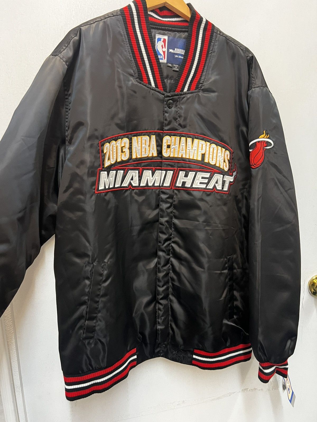 NBA 2013 Miami Heat Championship Jacket Size US XXL / EU 58 / 5 - 1 Thumbnail