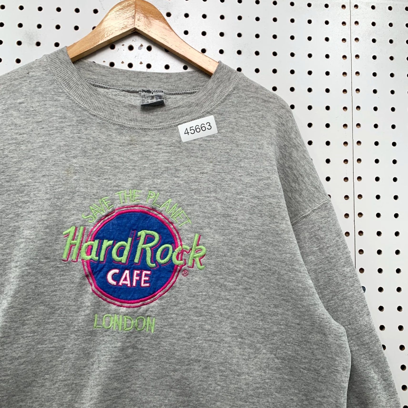 Vintage VINTAGE Hard Rock Cafe London Sweatshirt Mens Large Gray Embroidered Pullover Size US L / EU 52-54 / 3 - 5 Thumbnail