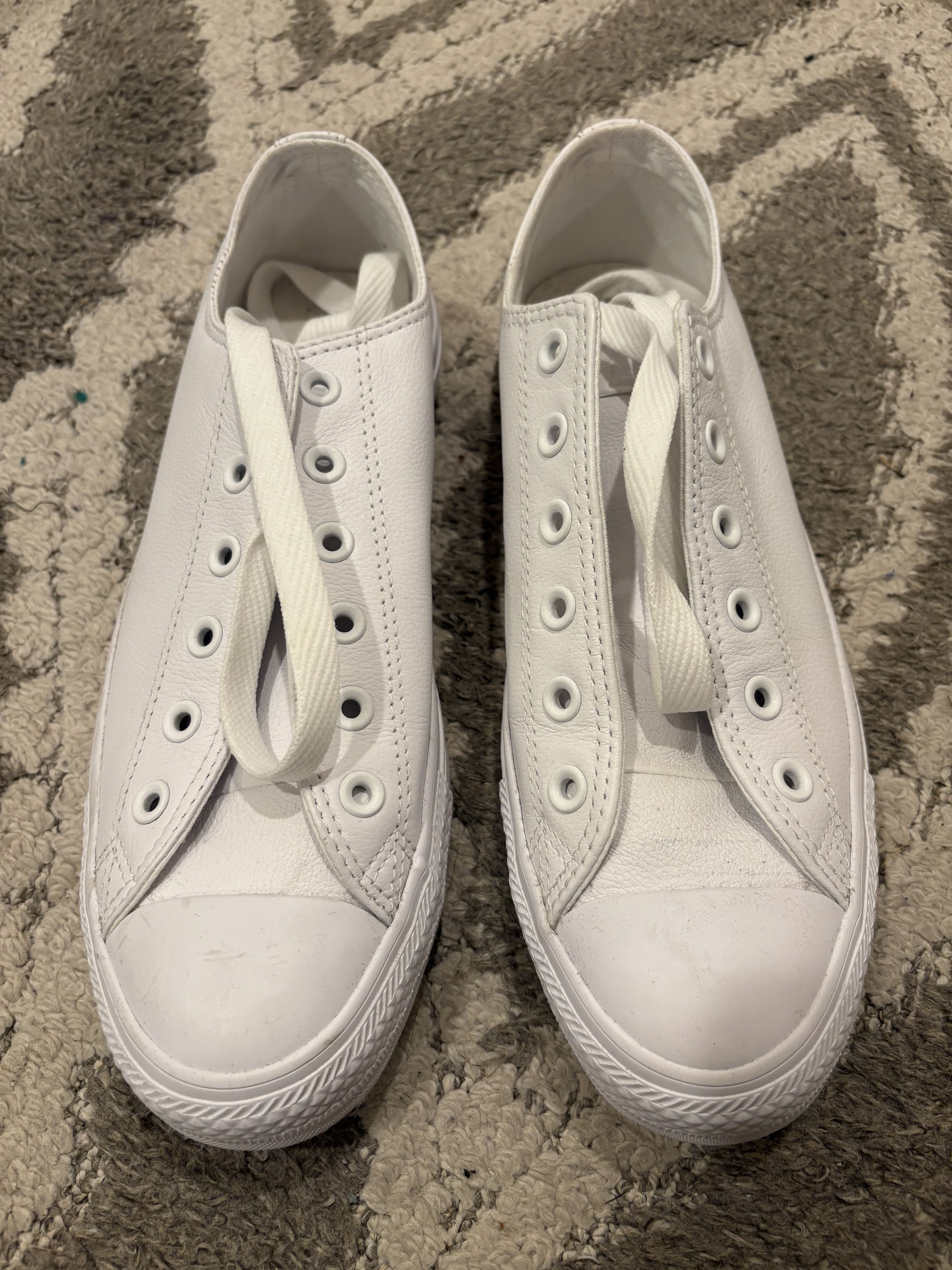 Converse Chuck Taylor All Star Leather Size US 8 / EU 41 - 1 Thumbnail
