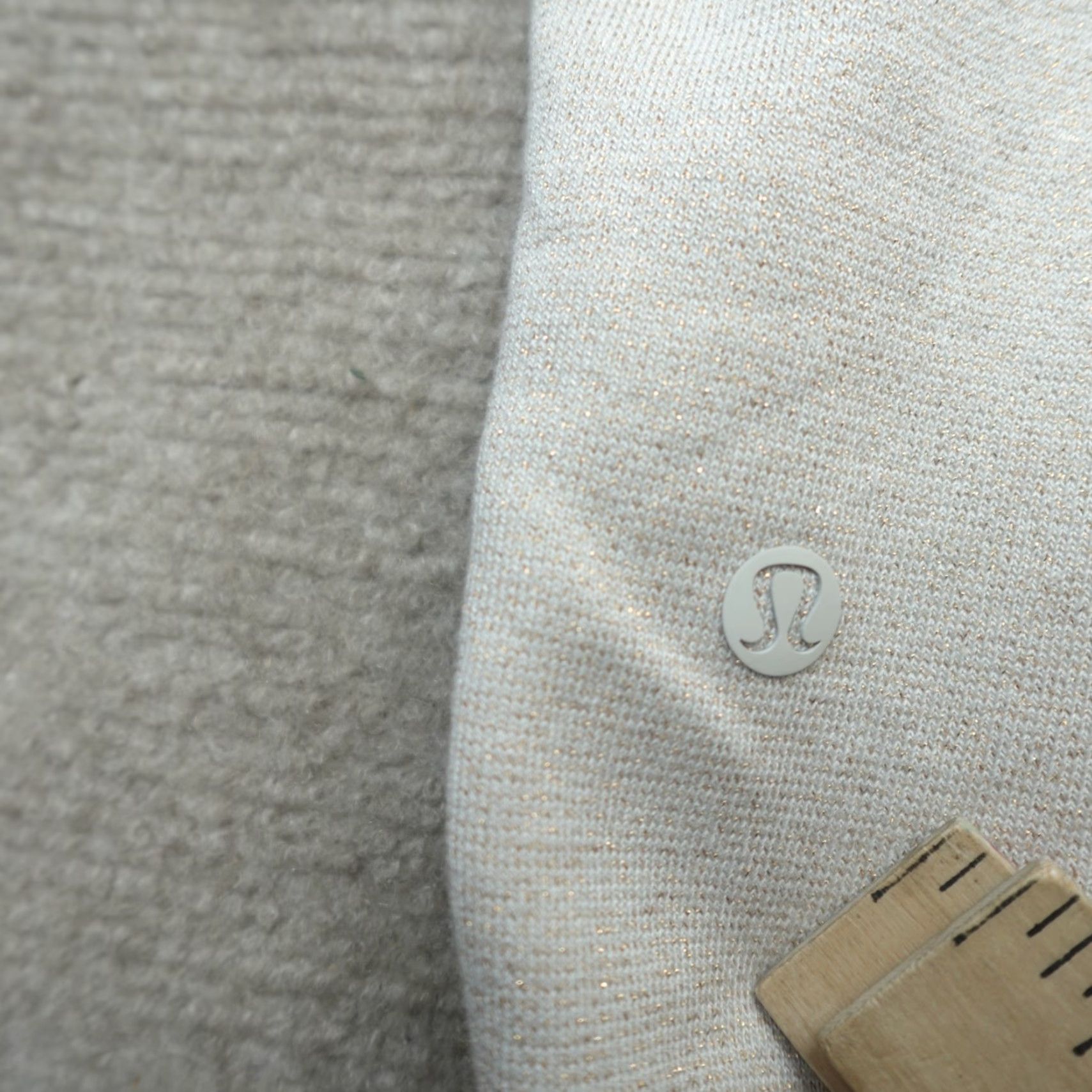 Lululemon Lululemon Womens Sweatshirt Medium Beige Metallic Loungeful Cropped Athletic Long Sleeve Crew Neck Pullover Size M / US 6-8 / IT 42-44 - 4 Thumbnail