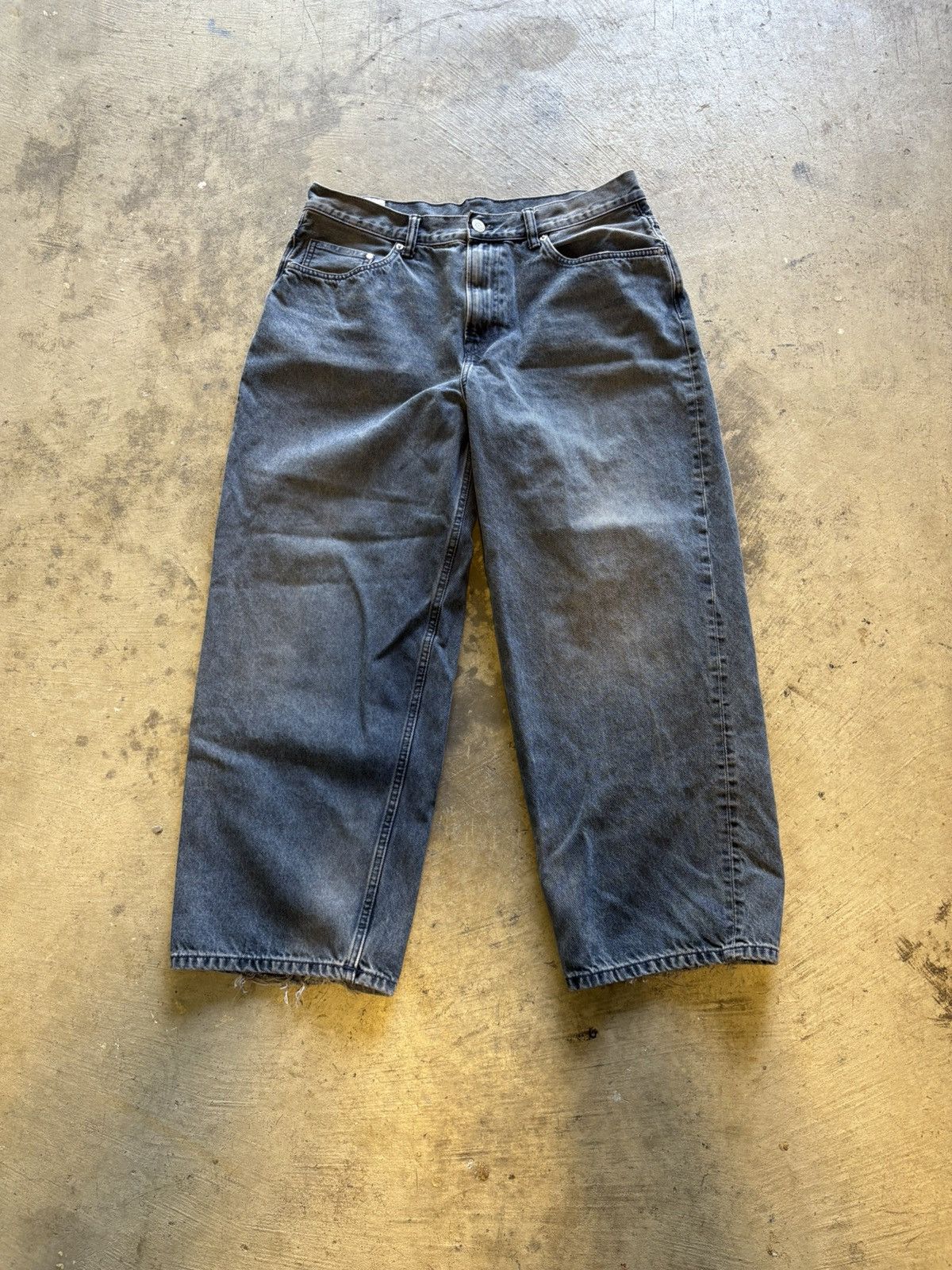 H&M H&M baggy jeans Size 36" Size US 36 / EU 52 - 2 Thumbnail