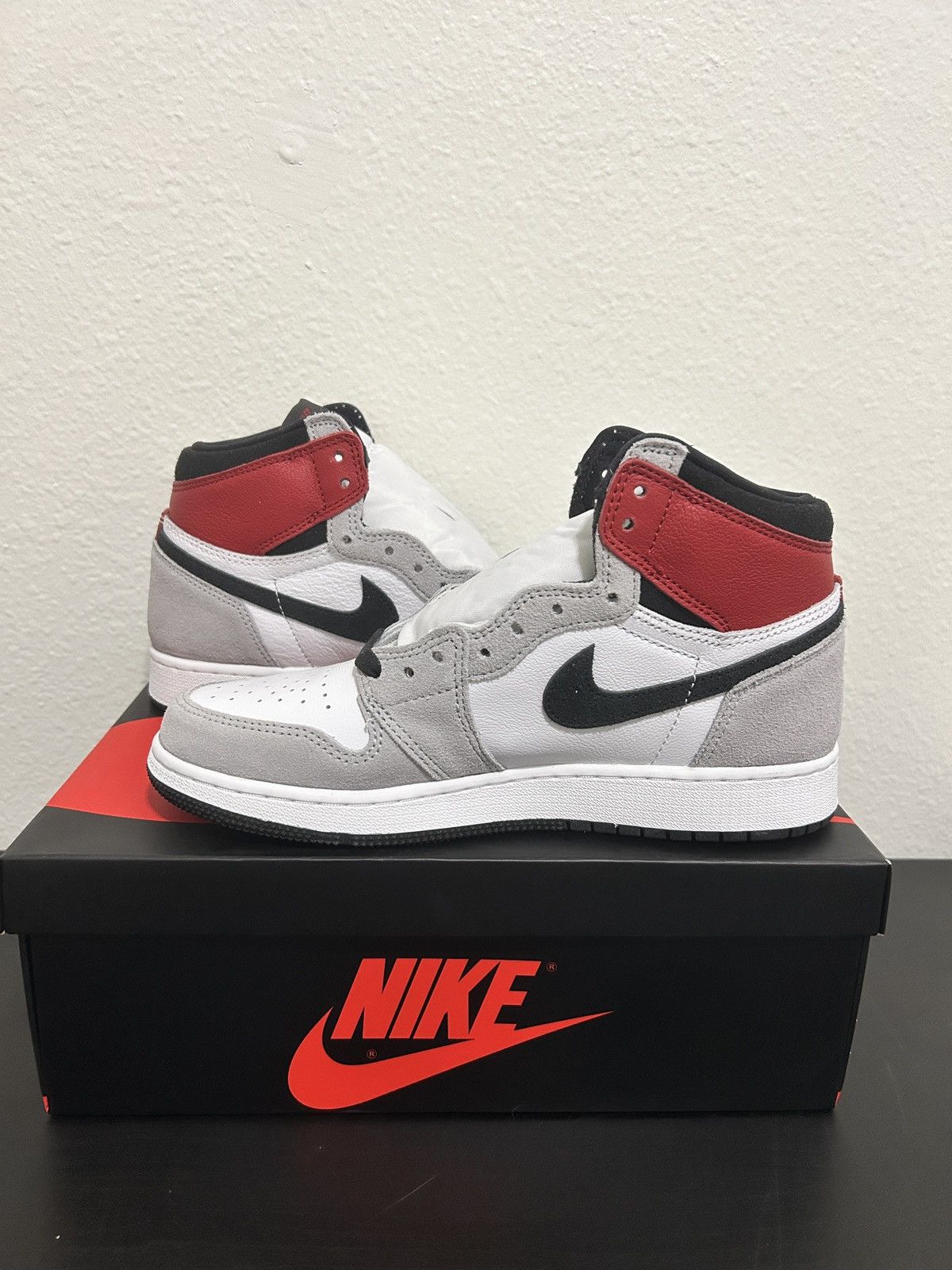 Jordan Brand Jordan 1 High Smoke Grey Size US 6 / EU 39 - 6 Thumbnail