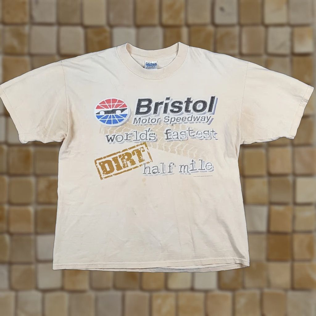 Gildan Distressed NASCAR Bristol Speedway Men's Size XL Faded Vintage Retro T Shirt Car Size US XL / EU 56 / 4 - 1 Thumbnail