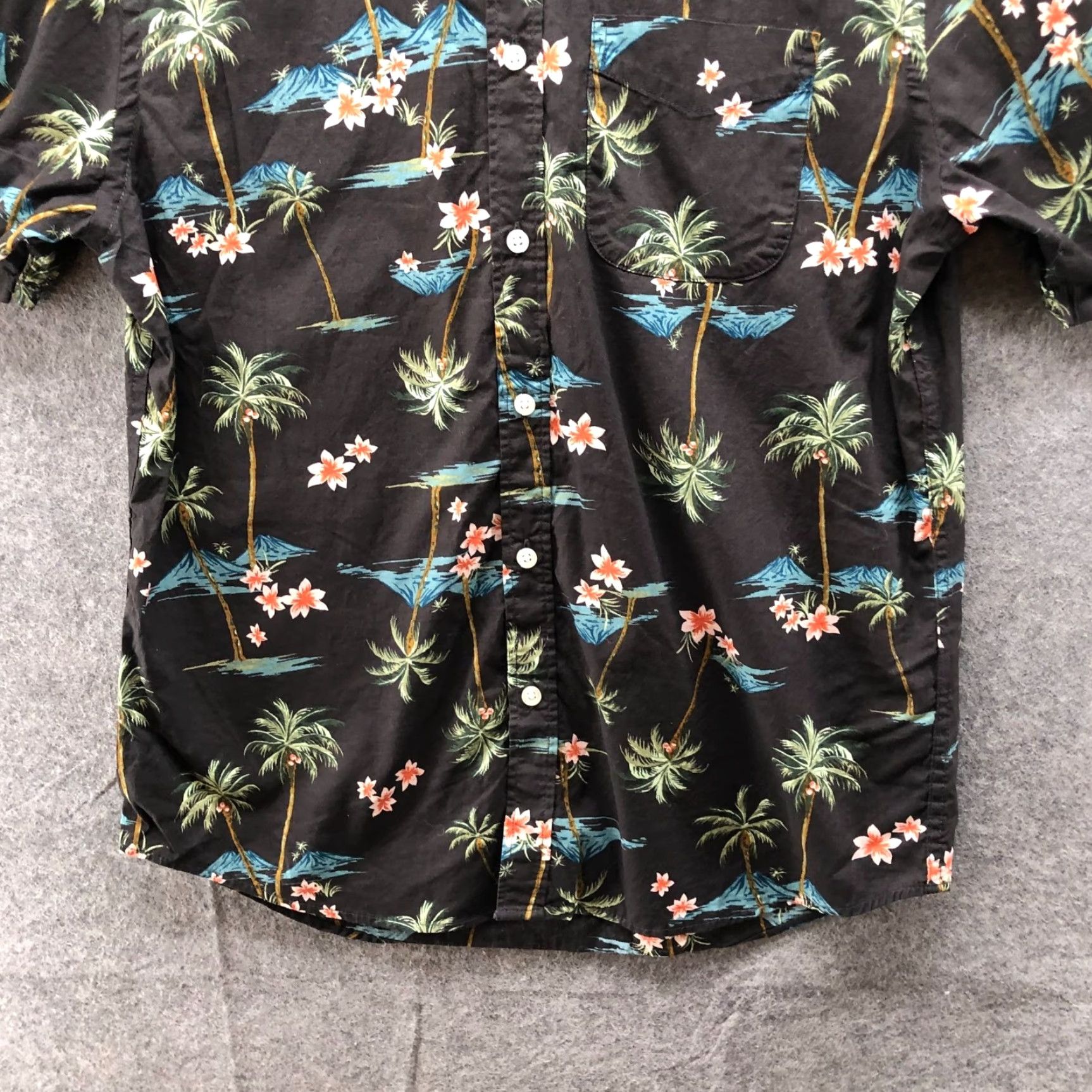 Old Navy Old Navy Hawaiian Shirt Mens M Black Palm Tree Print Floral Button-Up Short Sleeve Cotton Spandex Casual Travel Size US M / EU 48-50 / 2 - 4 Thumbnail