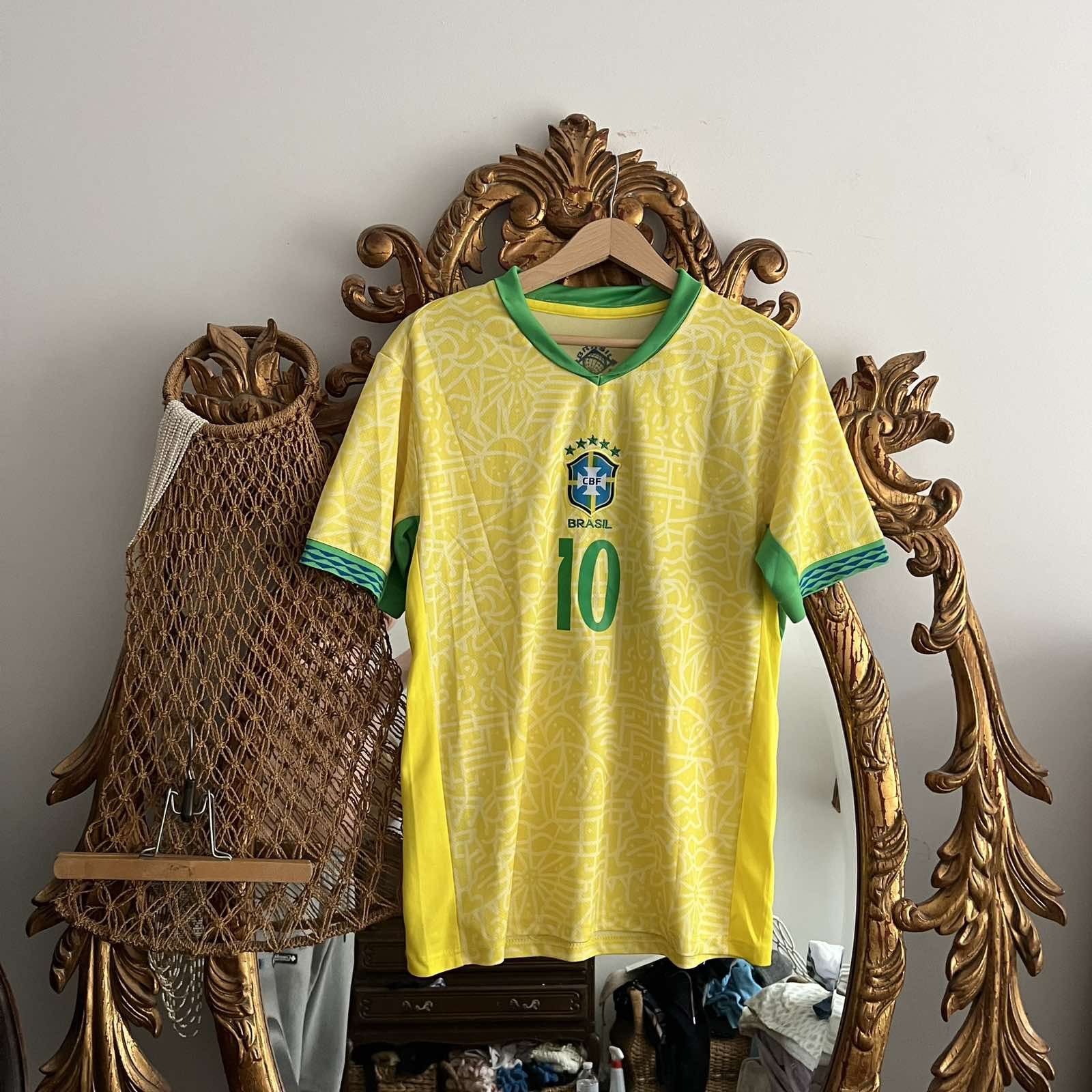 Other Vintage Y2K Brazil Soccer Graphic Jersey Shirt Size US M / EU 48-50 / 2 - 1 Thumbnail